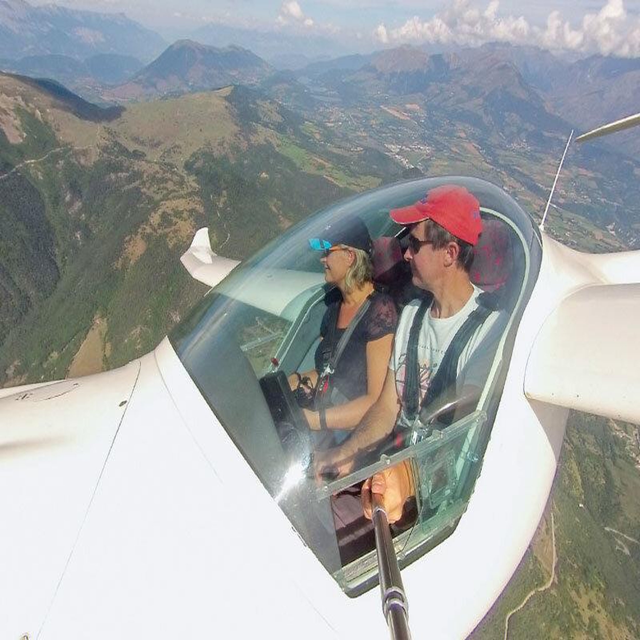 Voir la diapositive 4 : Smartbox Vol en planeur de 50 min à grenoble - coffret cadeau sport & aventure
