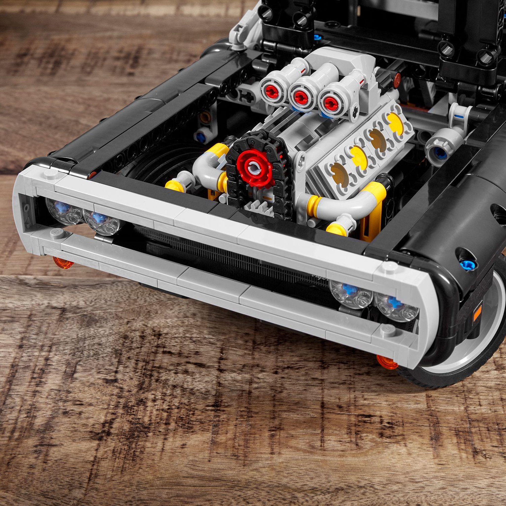 Voir la diapositive 6 : LEGO Technic 42111 -  Fast & Furious La Dodge Charger de Dom, Modèle Réduit de Voiture de Couse à Construire