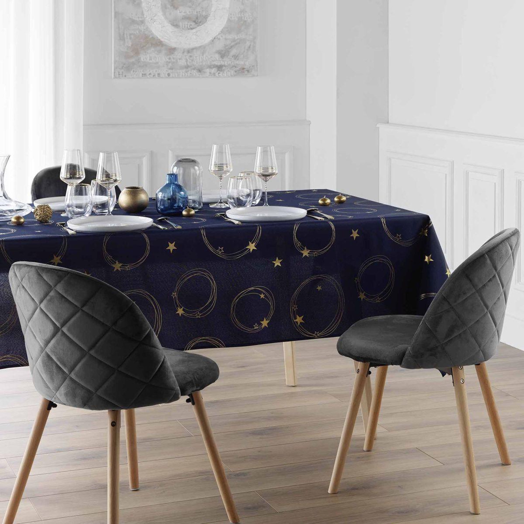 Voir la diapositive 4 : Douceur d'Intérieur Nappe antitache imprimé  star  150x300cm bleu marine & or