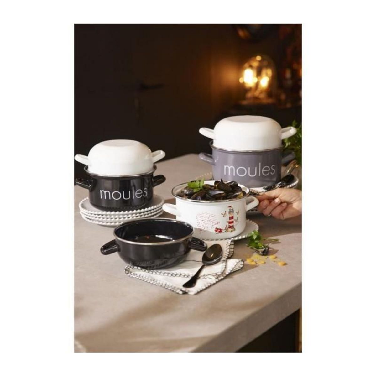 BAUMALU Marmite a moule BAUMALU 20 cm - Décor moules - Couvercle blanc - Noir