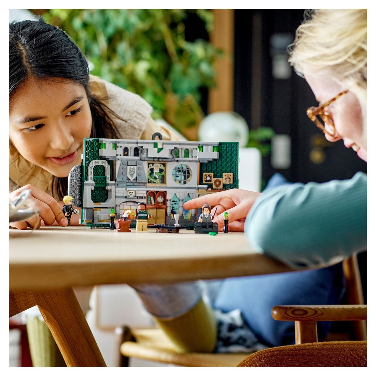 LEGO Harry Potter 76410 - Le blason de la maison Serpentard Jouet Château de Poudlard ou Décoration Murale à Collectionner avec Minifigurine de Draco Malfoy