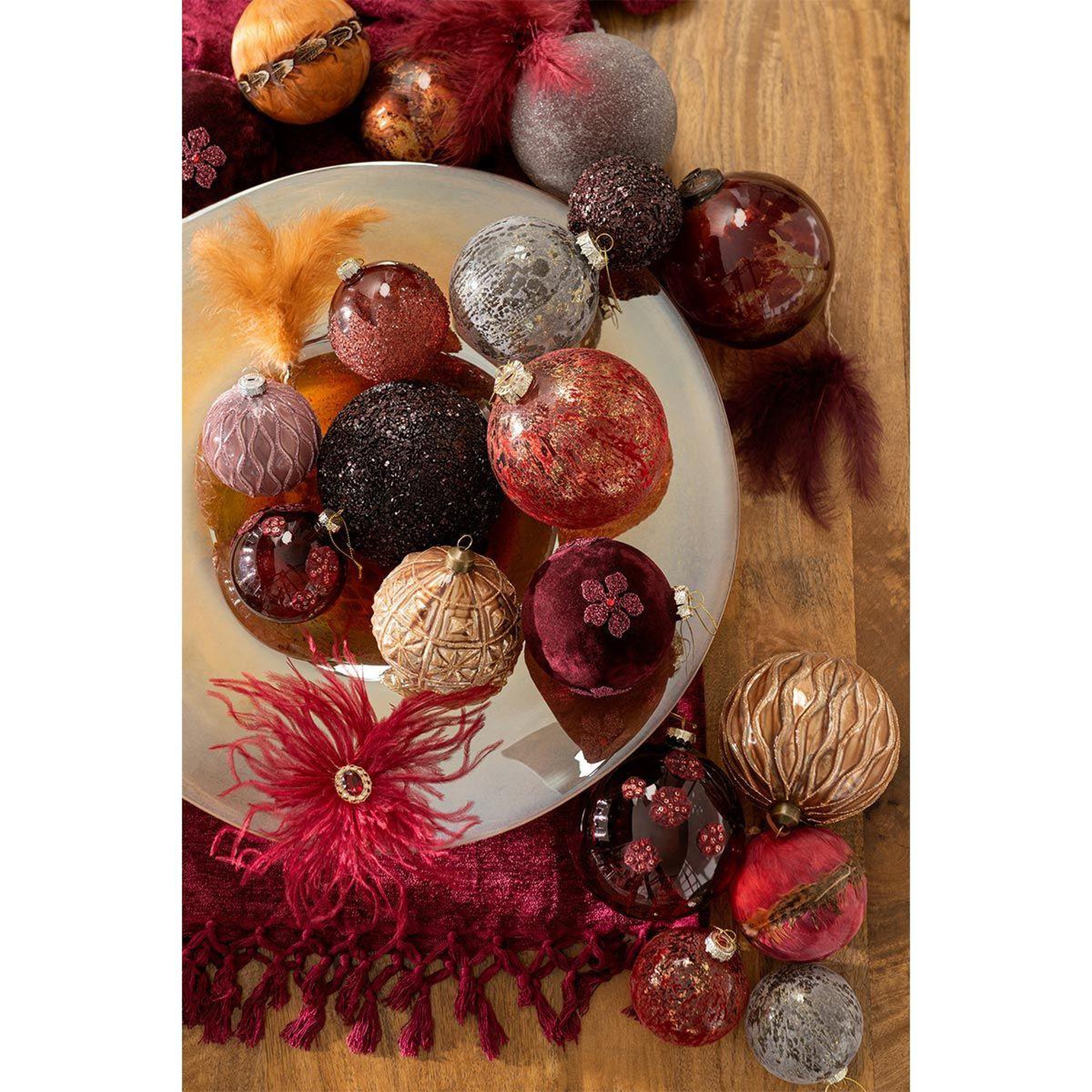 Voir la diapositive 2 : J-LINE Lot de 4 boules de noël  velours antique  12cm bordeaux