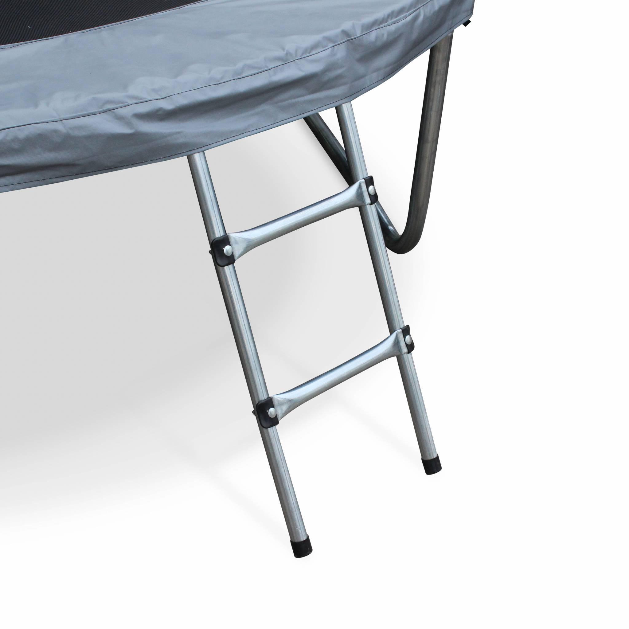 Voir la diapositive 5 : SWEEEK Trampoline rond Ø 250cm gris avec filet de protection intérieur - Pluton Inner XXL– échelle. bâche. filet pour chaussures et kit d'ancrage 2.50 m 250 cm