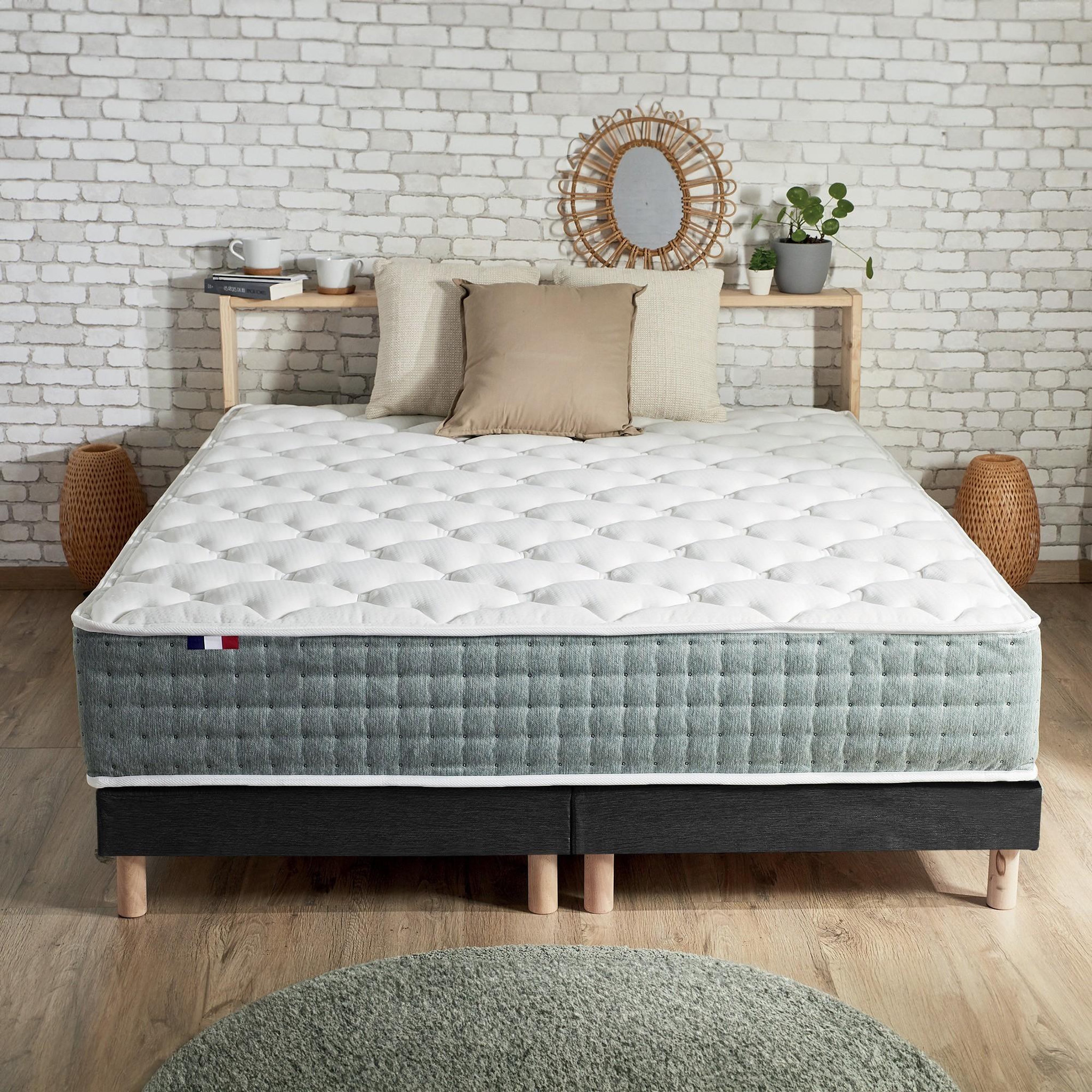 Voir la diapositive 6 : IDLITERIE Ensemble + matelas Ressort 7 zones Face Hiver/Eté différente HYGGE Fabriqué en France