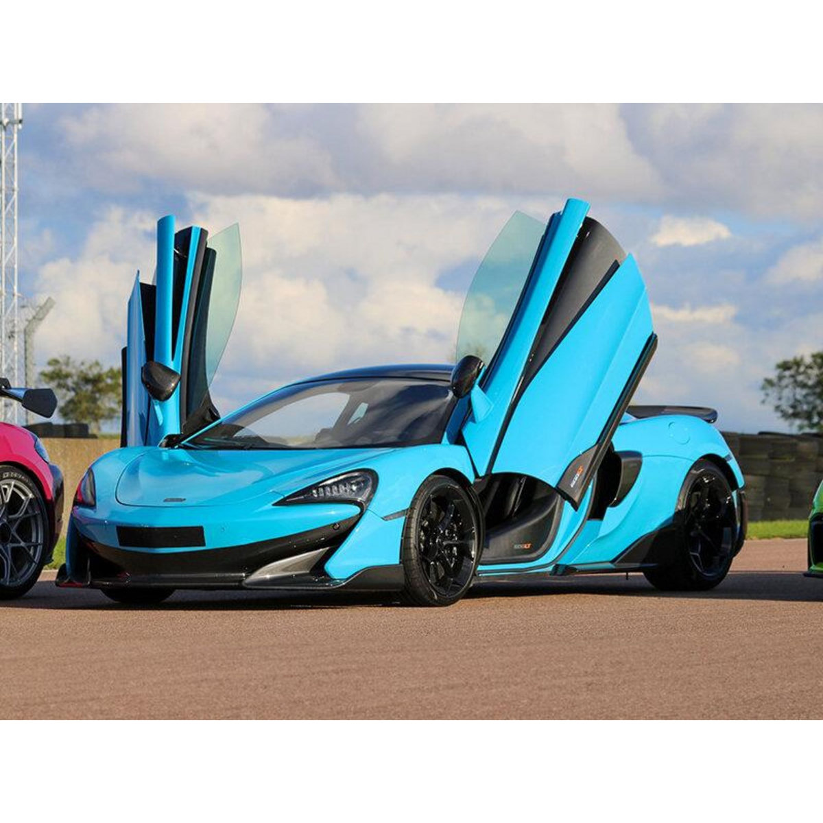 Smartbox Stage de pilotage multivolant : 2 tours en McLaren et 2 tours en Porsche sur le circuit de Croix-en-Ternois - Coffret Cadeau Sport & Aventure