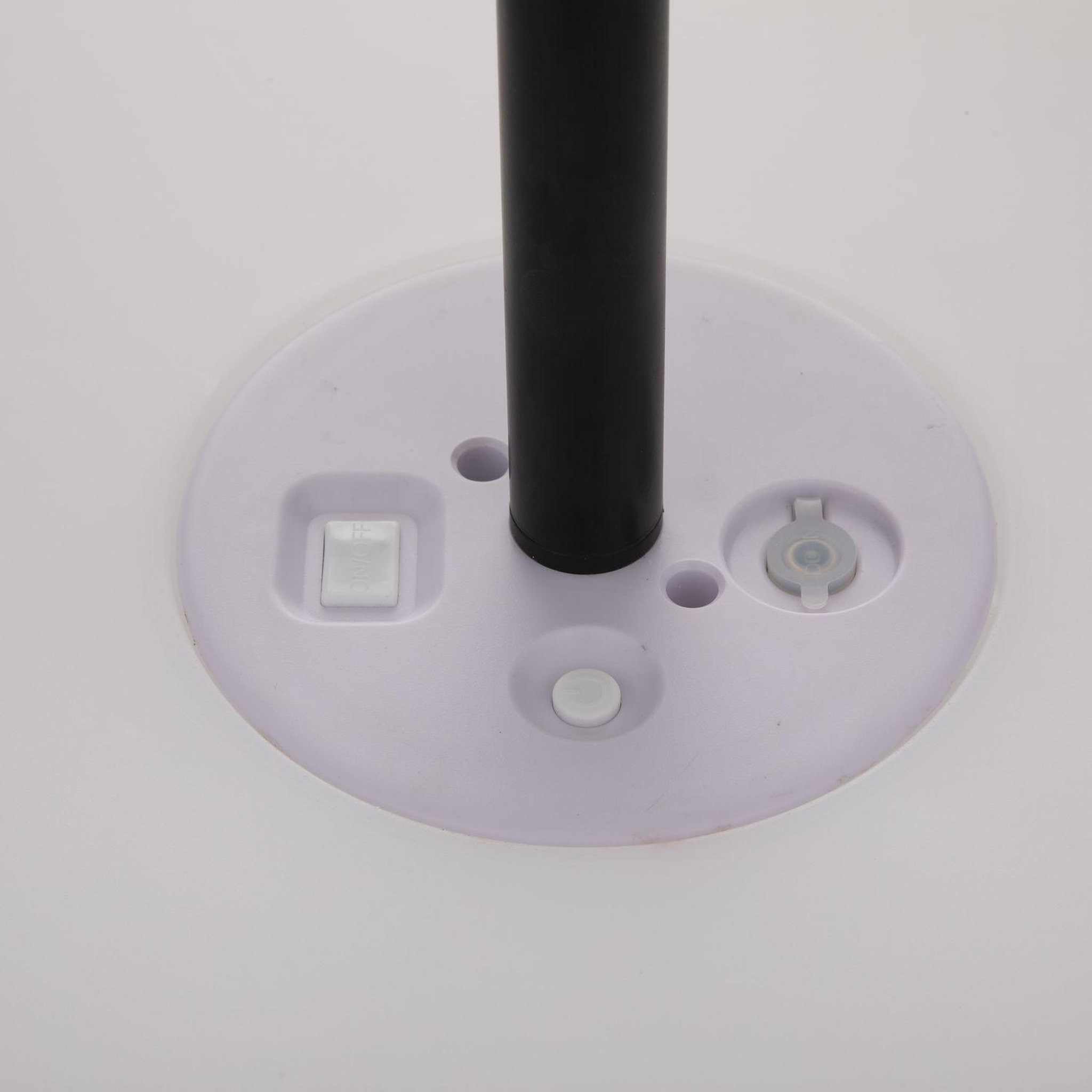 Voir la diapositive 3 : ATMOSPHERA Lampadaire extérieur Rony - Hauteur 150 cm - Blanc