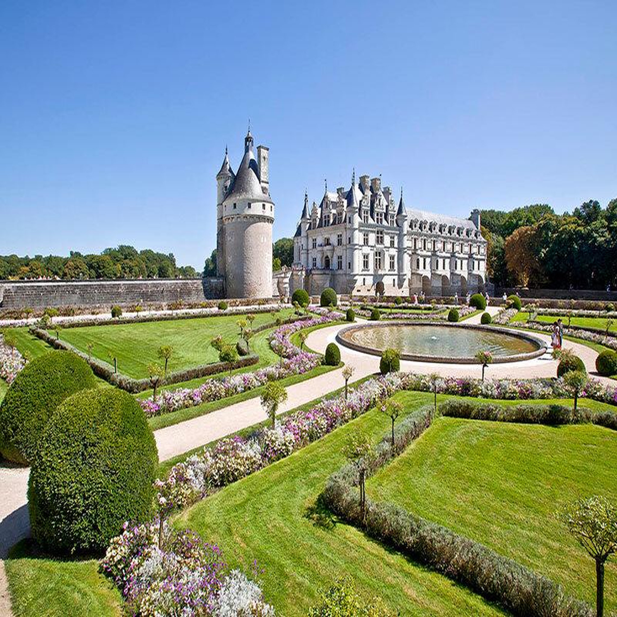Voir la diapositive 3 : Smartbox Visite du château de chenonceau : billets pour 1 adulte et 2 enfants - coffret cadeau sport & aventure