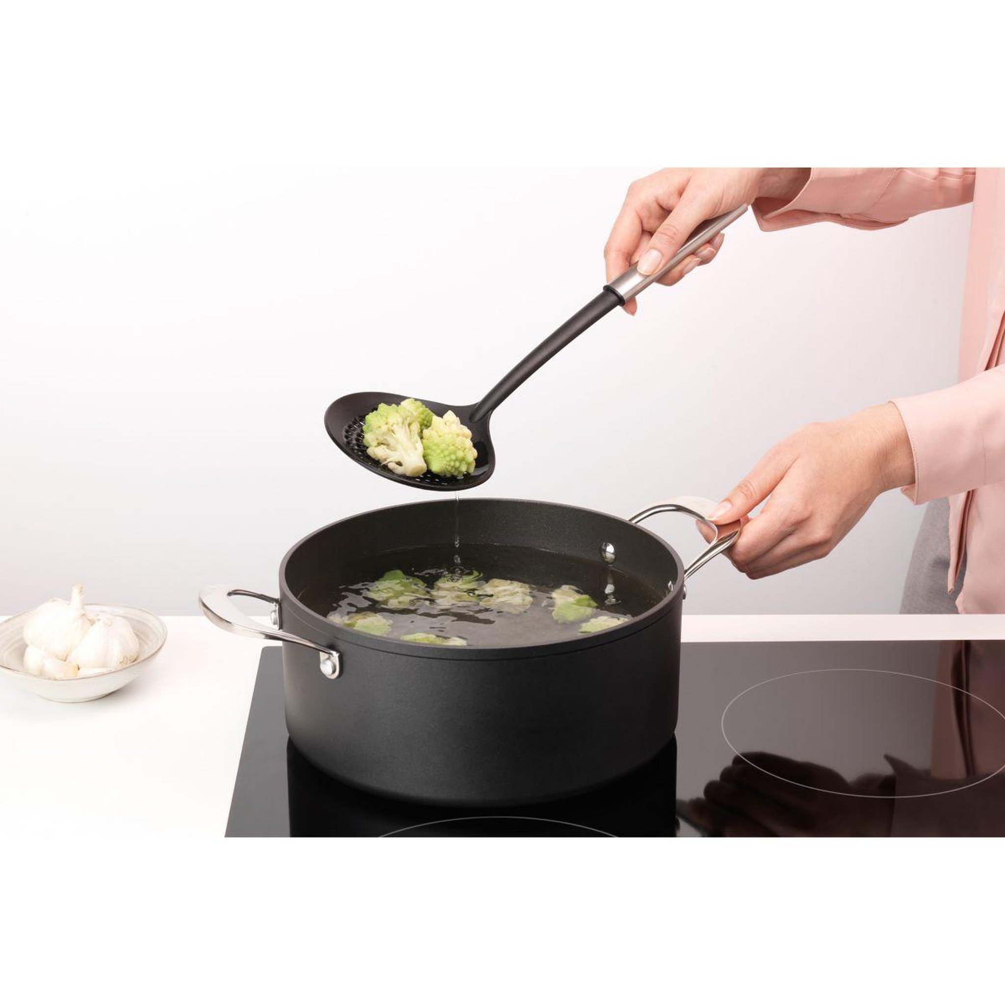 Voir la diapositive 3 : BRABANTIA Ecumoire antiadhesif