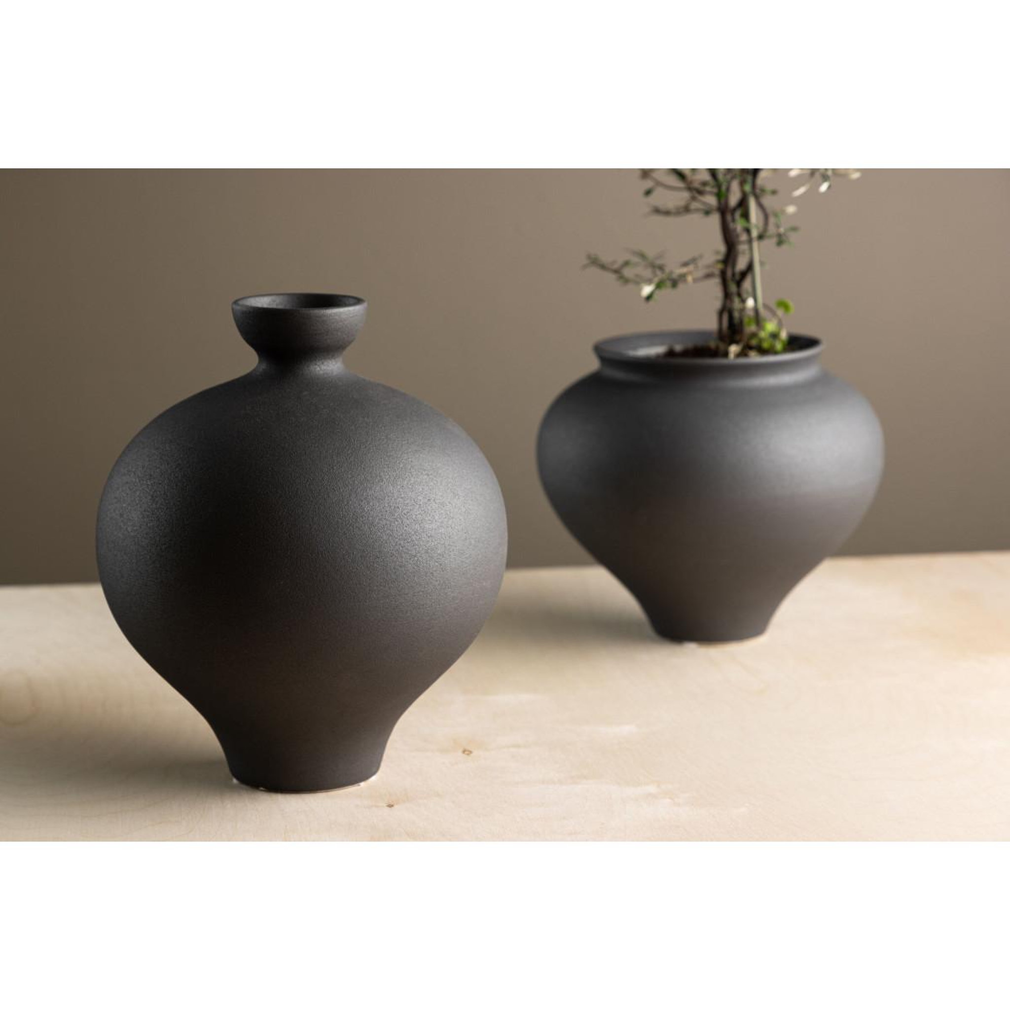 Voir la diapositive 3 : Paris Prix Vase déco  rellis  24cm noir