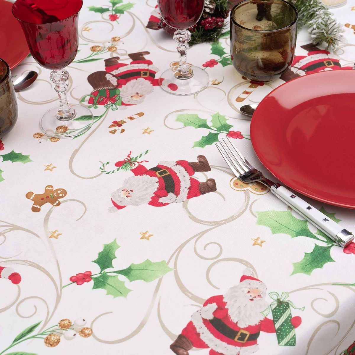 Douceur d'Intérieur Nappe rectangulaire antitache et infroissable Père Noël - 150 x 240 cm - Blanc et rouge