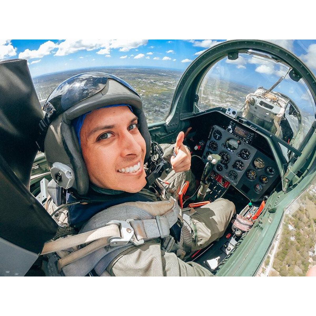 Smartbox Pilote d'un jour en Californie : 1h de montée d'adrénaline dans un avion de chasse L-39 Albatros - Coffret Cadeau Sport & Aventure