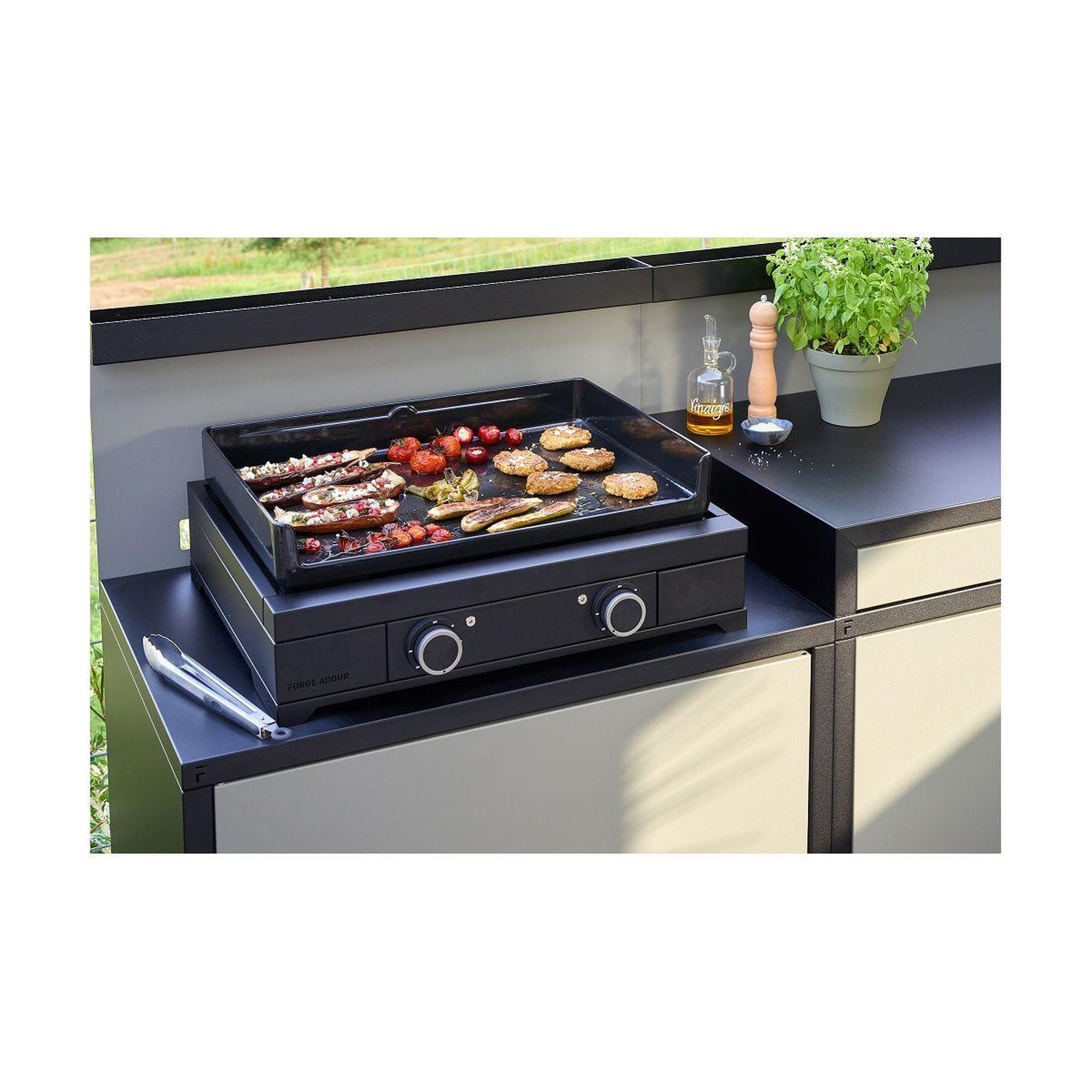 Voir la diapositive 2 : FORGE ADOUR Plancha gaz modern g 60 a n noir 2 brûleurs à poser, 60.5x42 cm