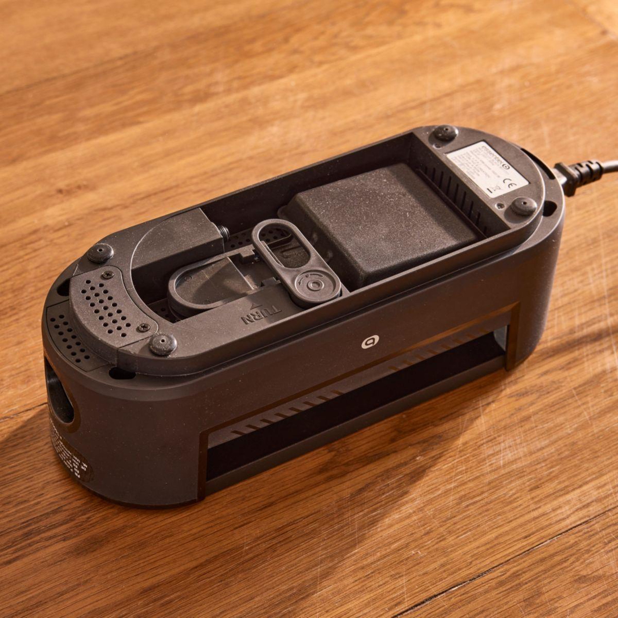 Voir la diapositive 5 : ESSENTIEL B Raclette ERMD4 Multiplug Noire