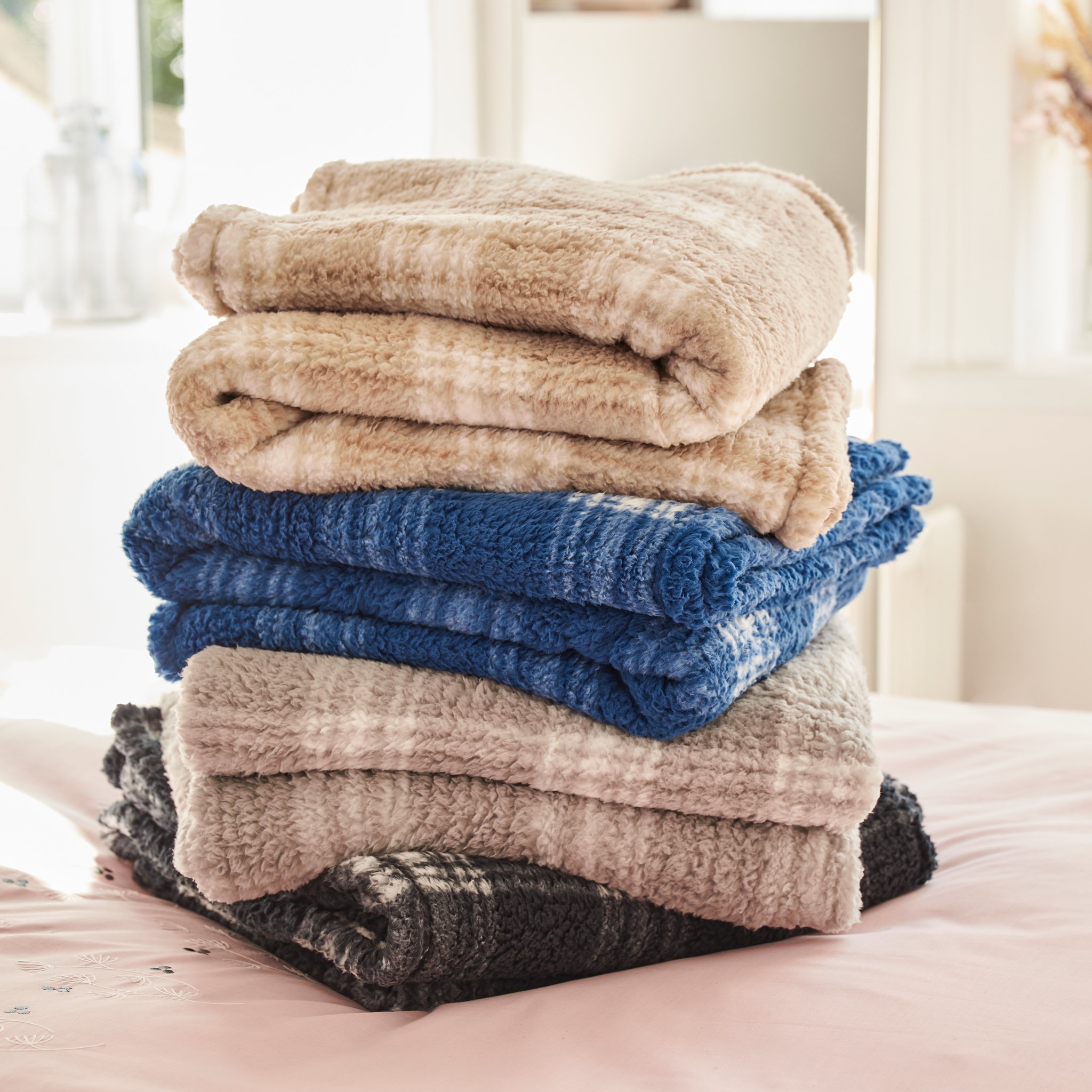 Voir la diapositive 3 : ACTUEL Plaid en polaire teddy 250gsm 