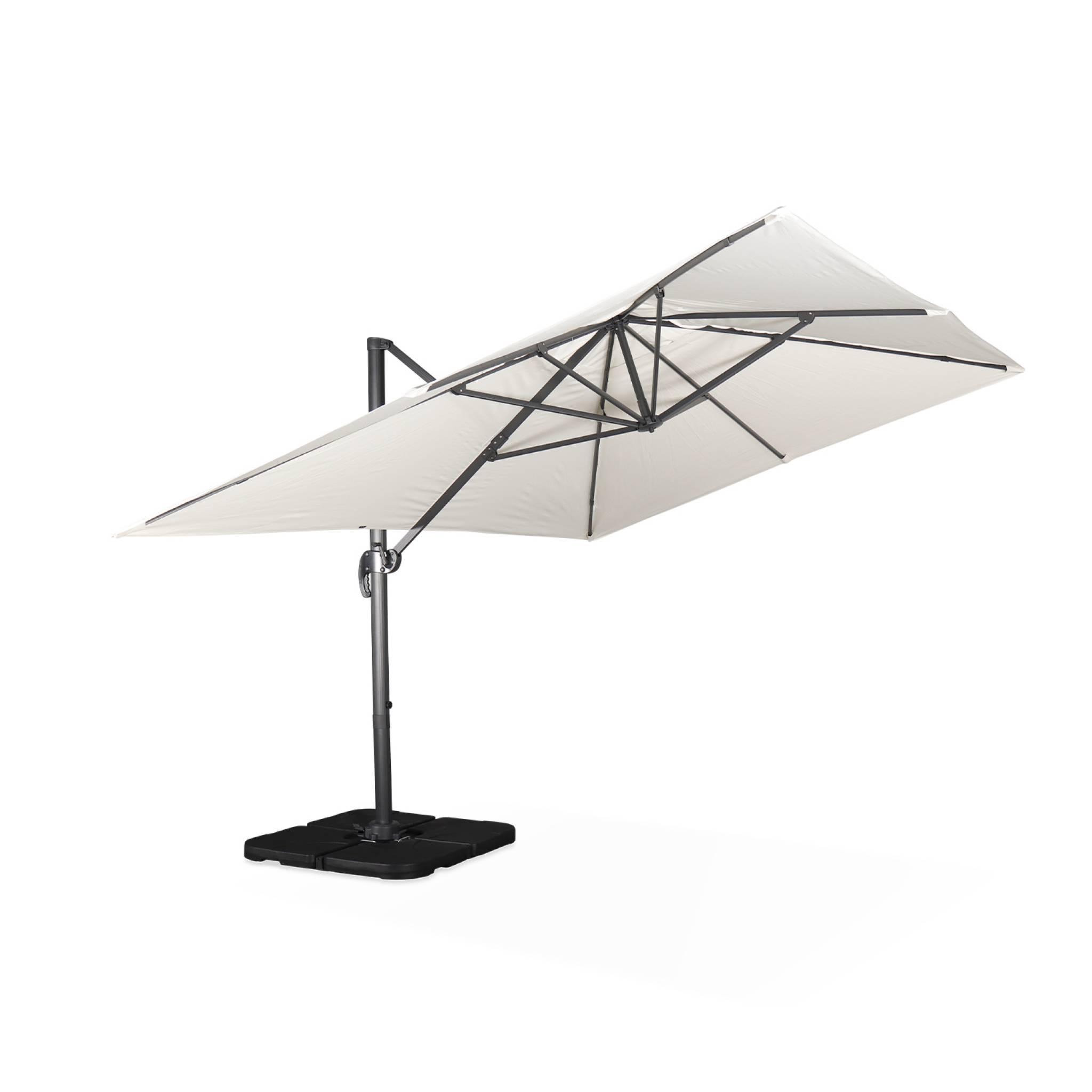 Voir la diapositive 5 : SWEEEK Parasol déporté rectangulaire 3x4 m - Wimereux - Parasol excentré inclinable dans 6 positions, rotatif à 360° + dalles à lester 50x50cm
