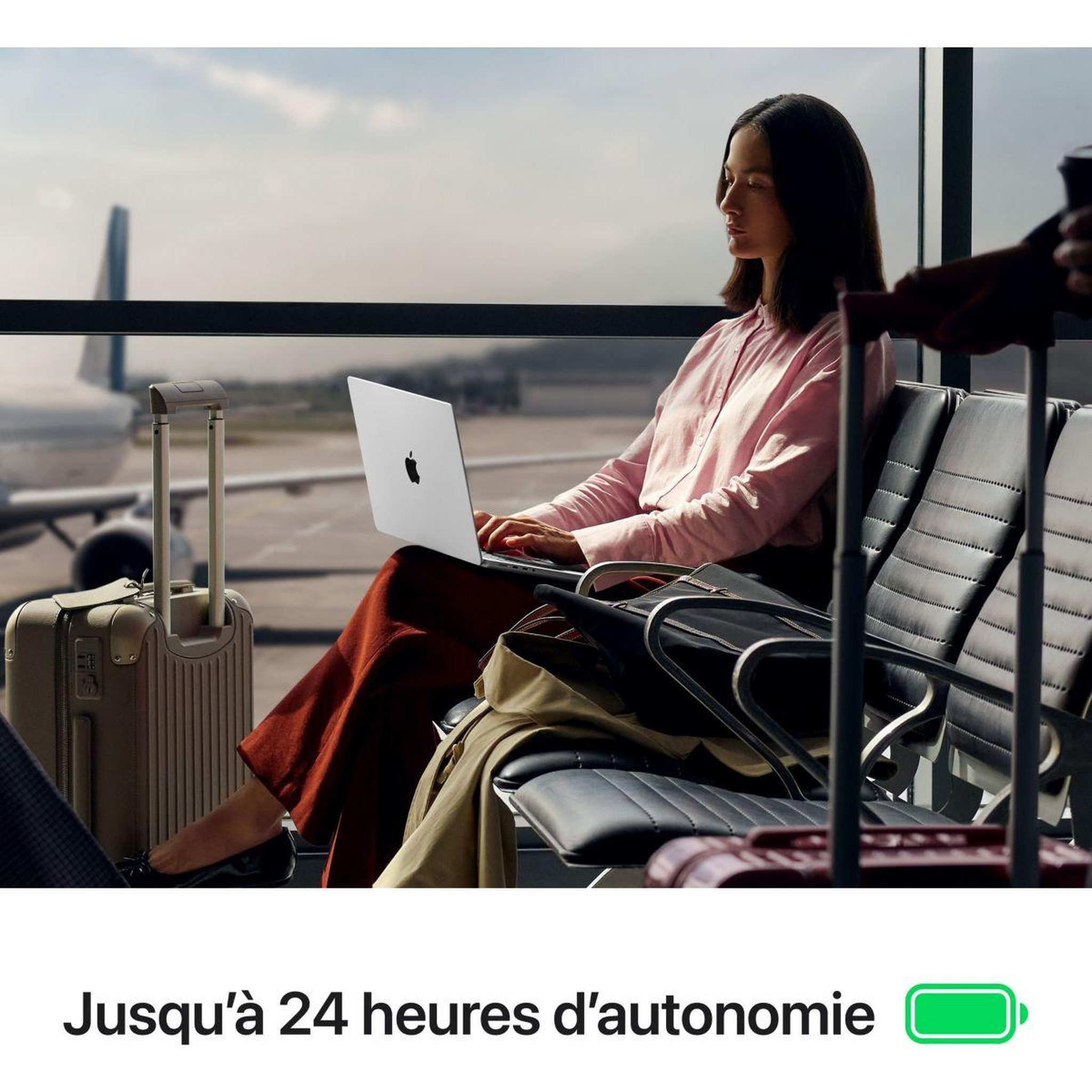 Voir la diapositive 5 : APPLE Ordinateur apple pro 14  puce m5 cpu 10 / gpu 10 coeurs mémoire ram 16go stockage 1to ssd xdr noir sidéral