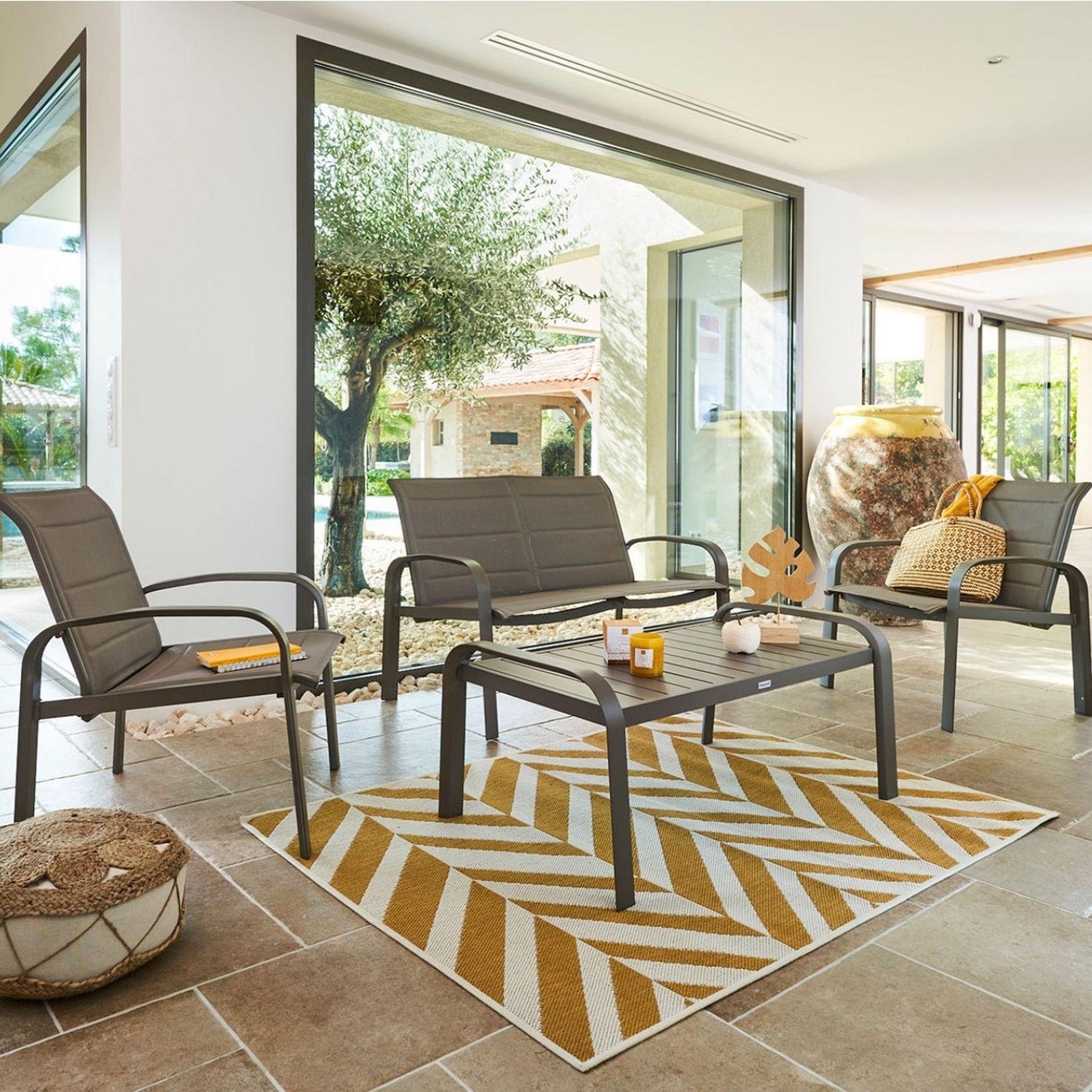 Voir la diapositive 2 : HESPERIDE Salon de jardin Elyn en aluminium et texaline