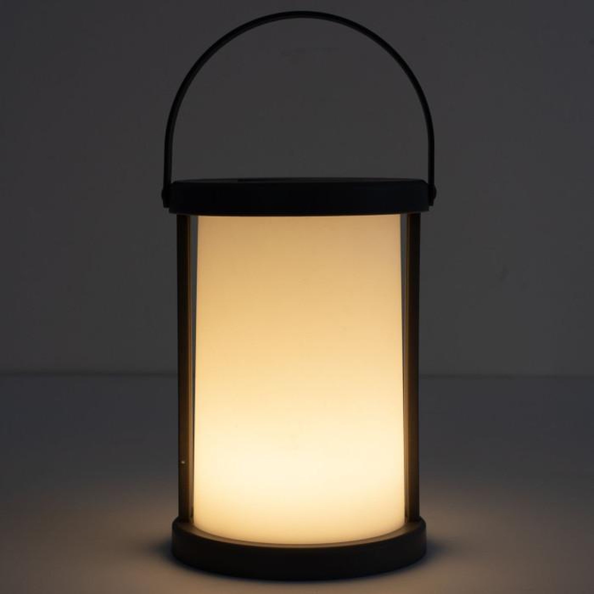 Voir la diapositive 6 : Paris Prix Lampe Solaire Extérieur  Clara  18cm Gris