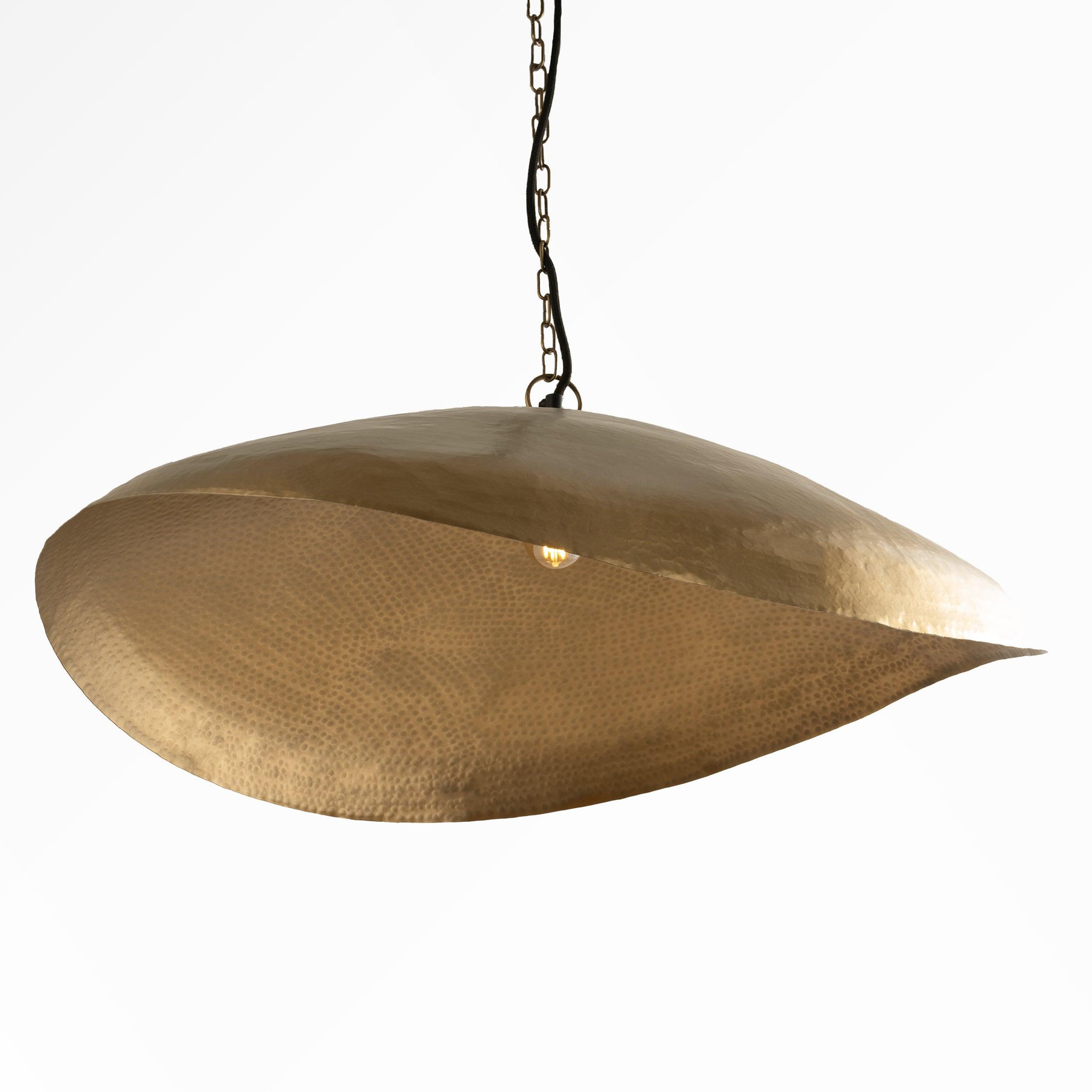 Voir la diapositive 5 : MAISON PAVANE Suspension en métal doré 72 cm-elora
