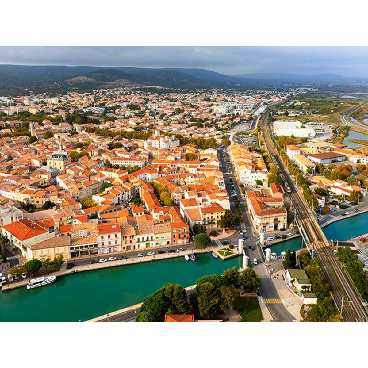 Smartbox Vol en hélicoptère de 30 min pour 2 personnes au-dessus de Sète et ses environs - Coffret Cadeau Sport & Aventure