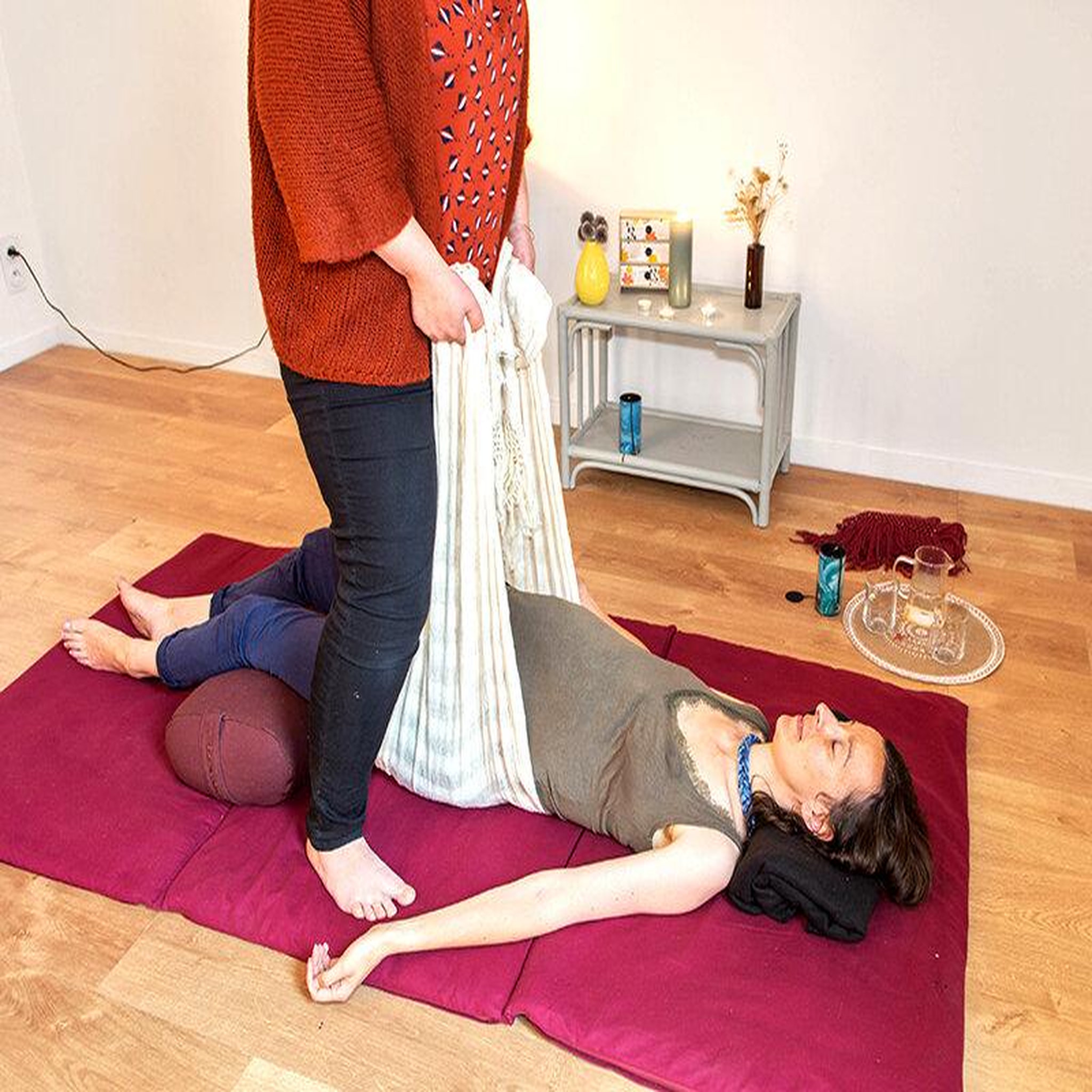 Voir la diapositive 3 : Smartbox 3h de détente pour future maman avec yoga, méditation et massage rebozo - coffret cadeau bien-être