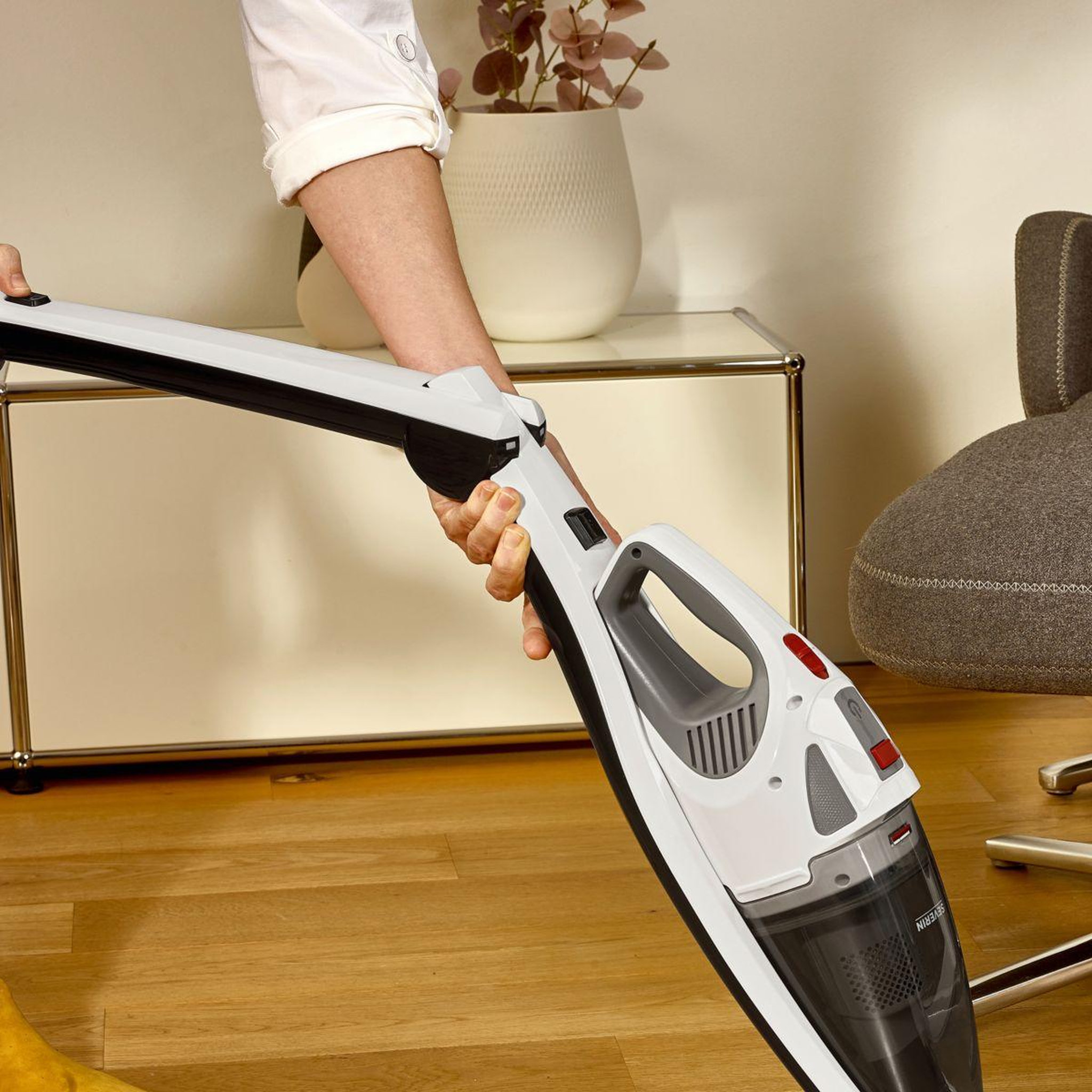Voir la diapositive 4 : SEVERIN Aspirateur balai sc 7173 sans fil 2 en 1