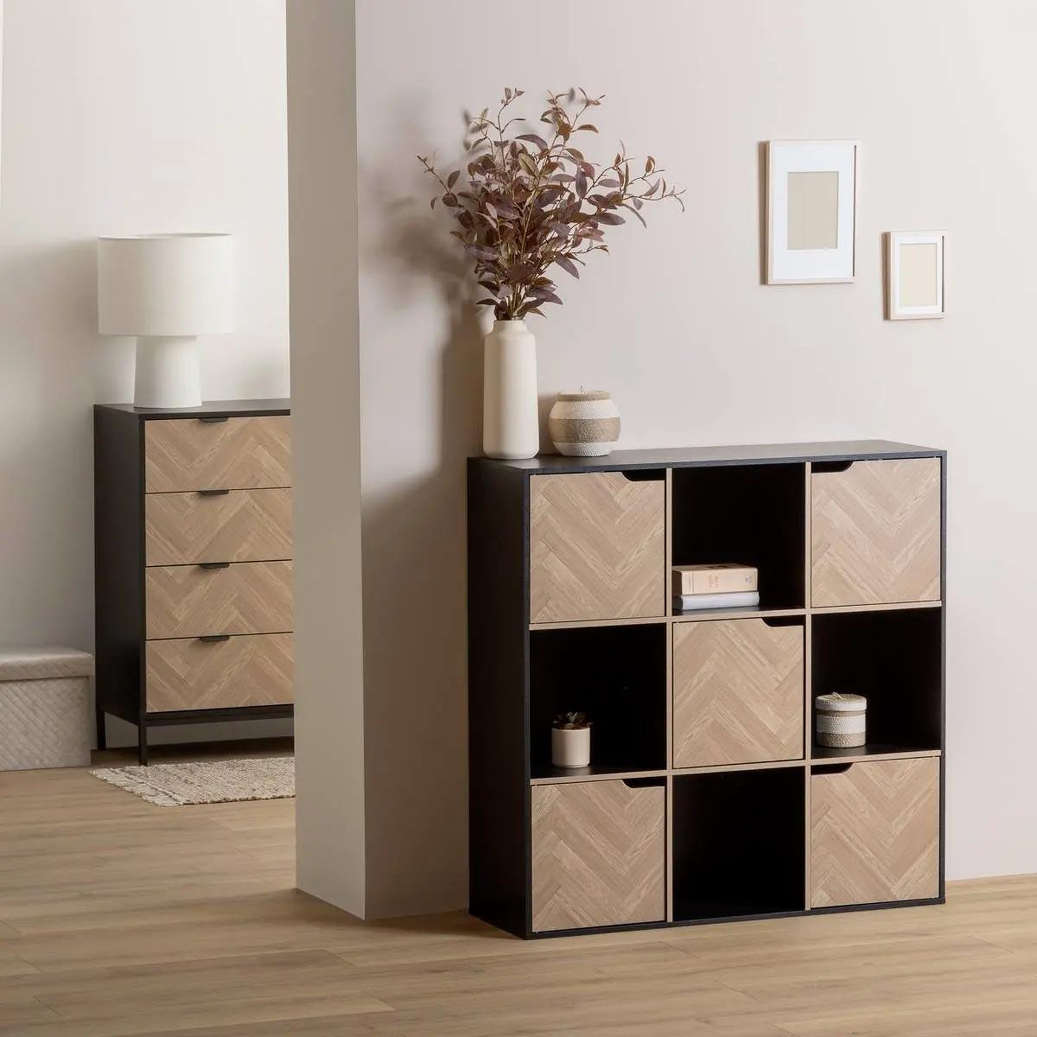 Voir la diapositive 6 : Paris Prix Étagère 9 cases  chevrons  100cm naturel & noir