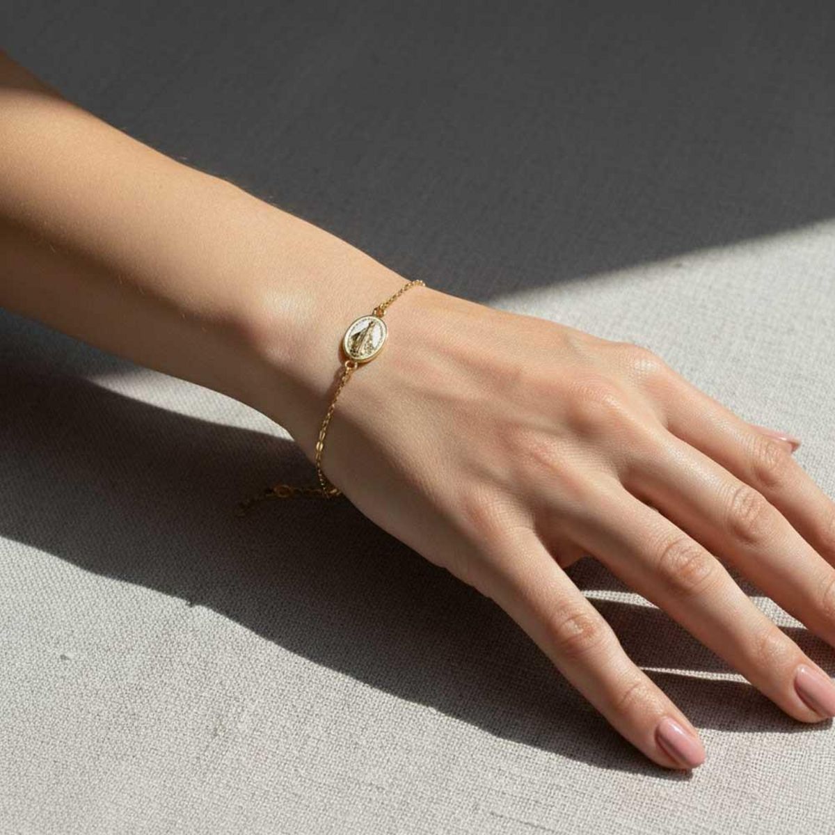 L'ATELIER D'AZUR Bracelet Or 18 Carats 750 Jaune Email - Vierge Miraculeuse