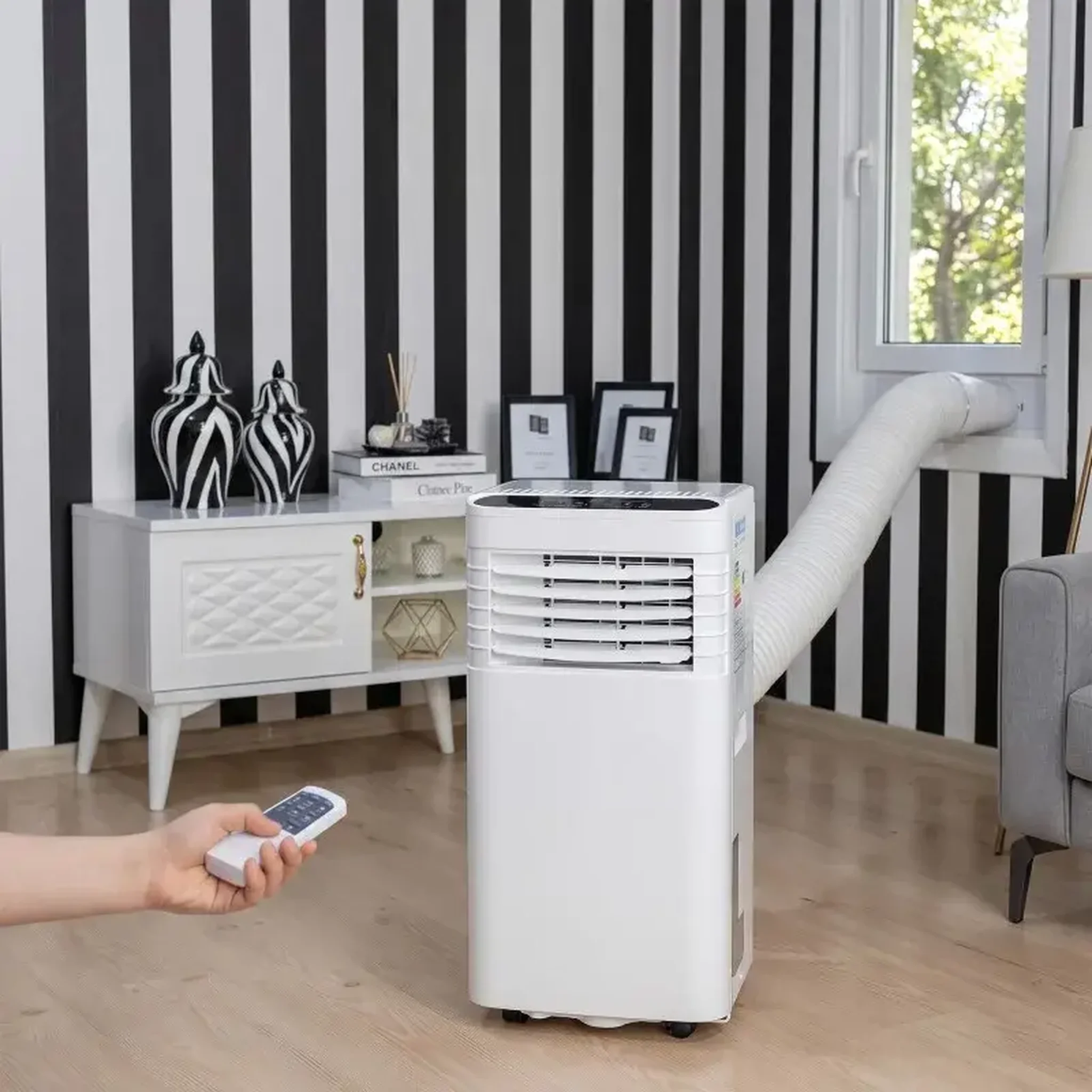 Voir la diapositive 2 : GENERIQUE Climatiseur Mobile - 7000 Btu - Télécommande