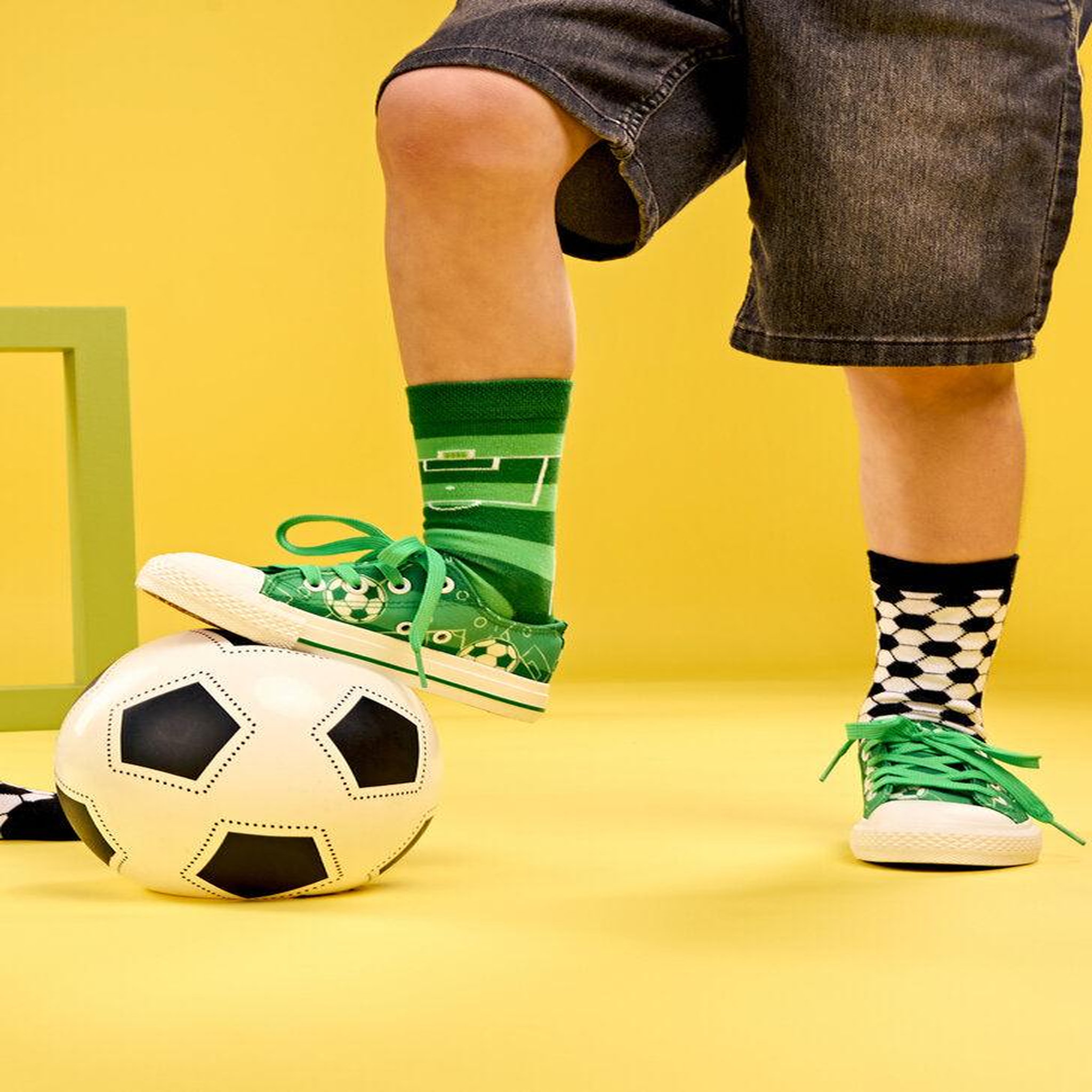 Voir la diapositive 2 : DEDOLES Chaussettes enfants football