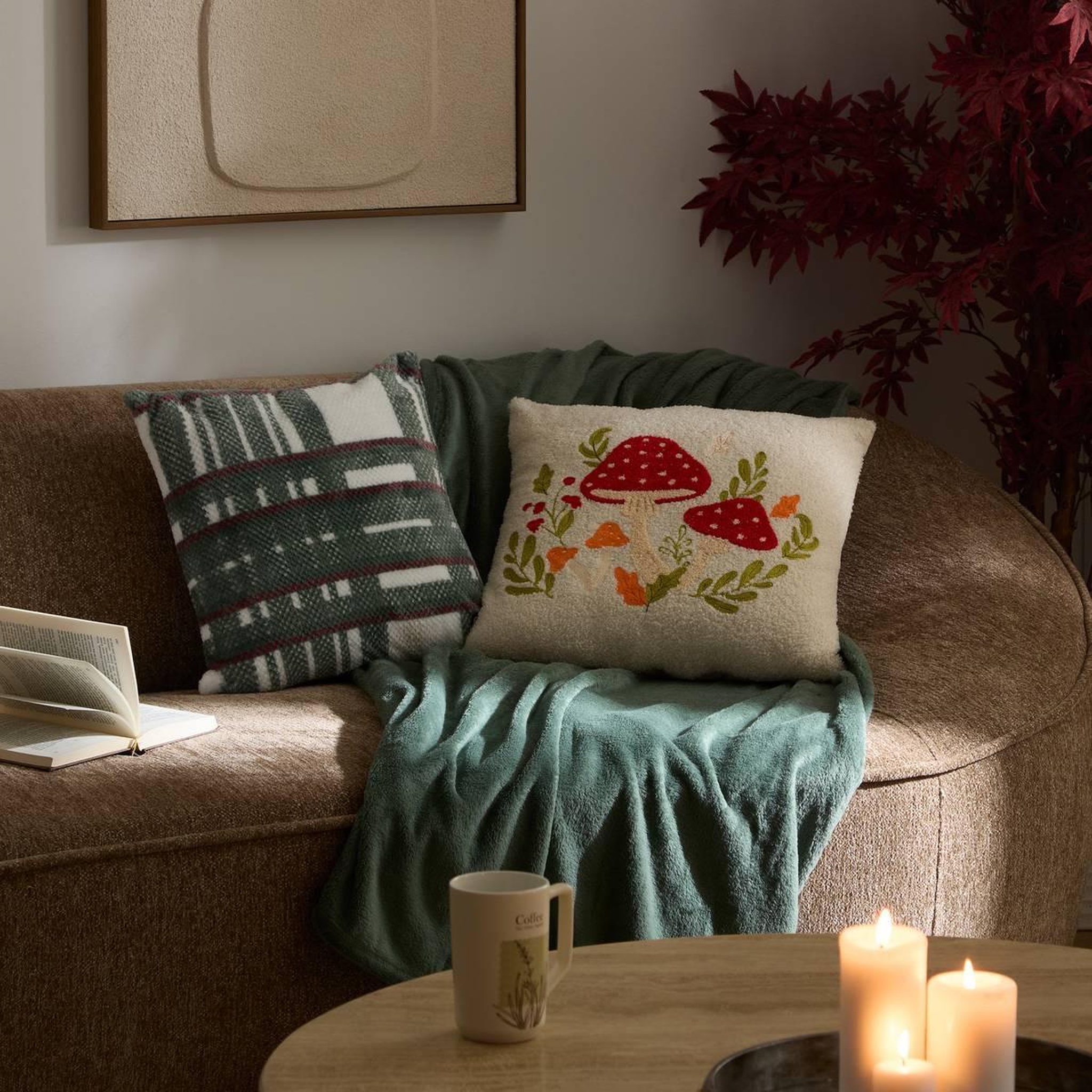 Voir la diapositive 6 : ATMOSPHERA Coussin jacquard en flanelle  lary  40x40cm vert foncé