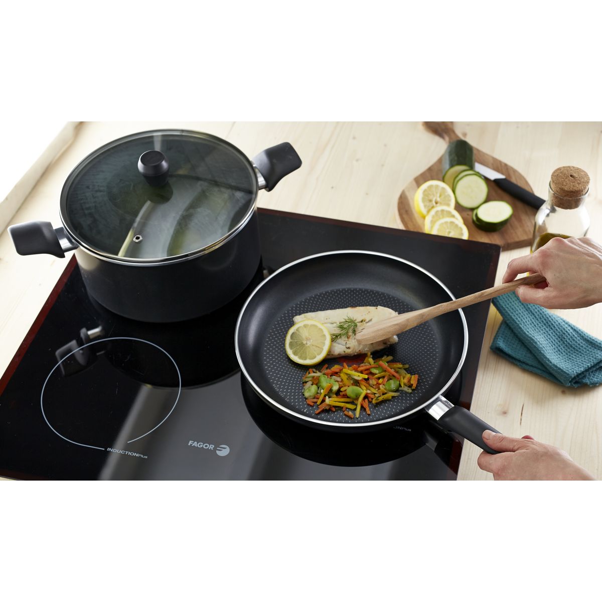 TEFAL Crêpière LUMINENS induction, poêle à crêpes 25 cm 