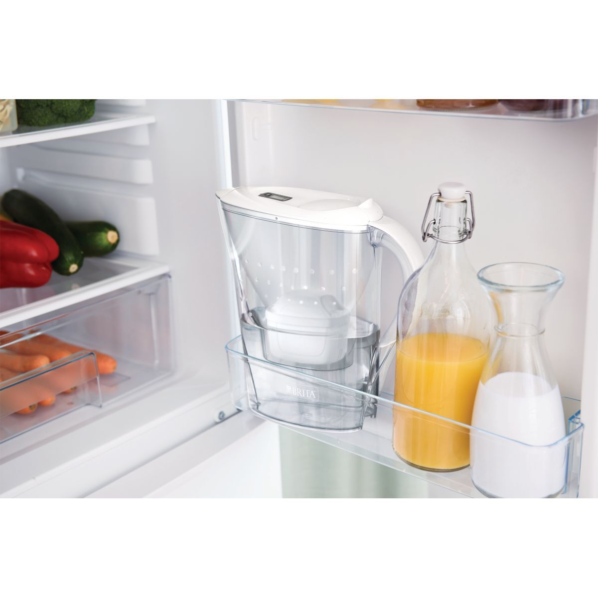 BRITA Carafe filtrante marella blanche + 1 bouteille isotherme bleu