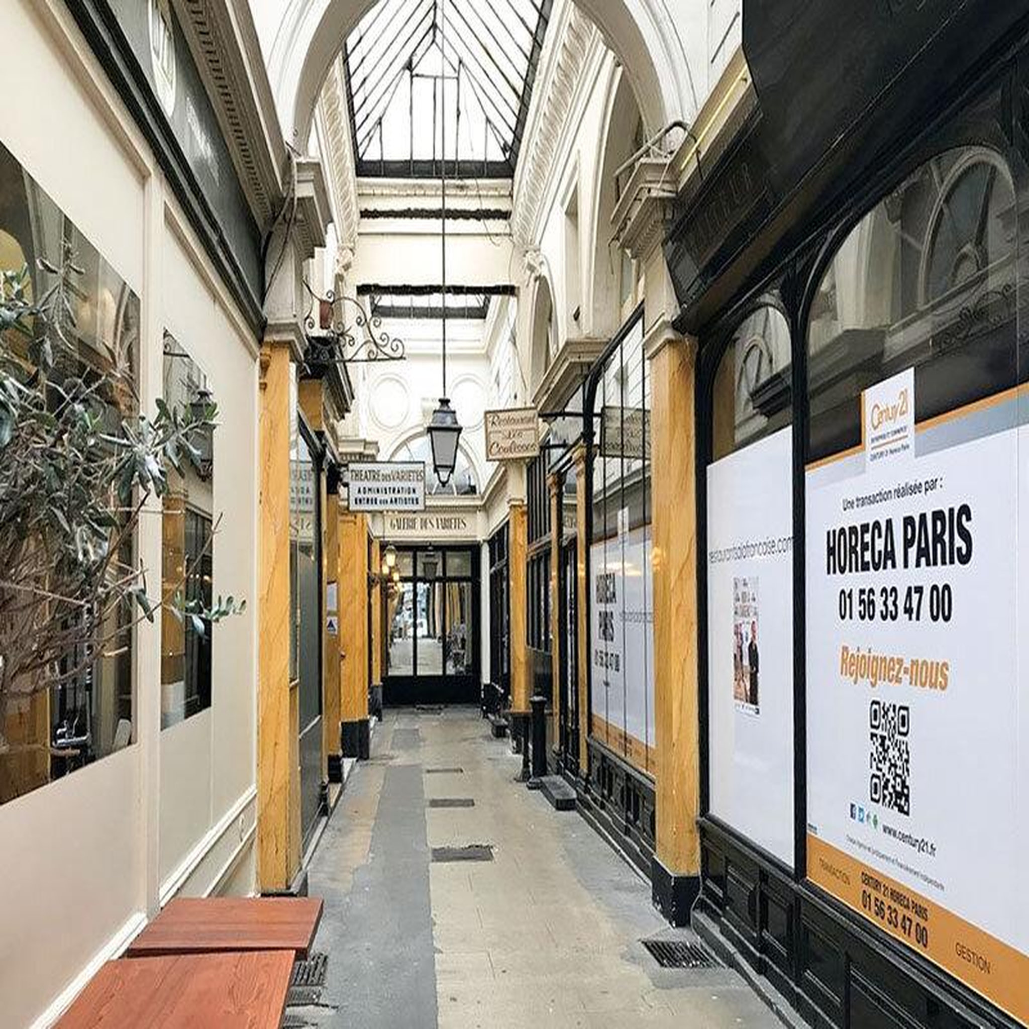 Voir la diapositive 3 : Smartbox Visite privée guidée des passages couverts parisiens pour un groupe de curieux - coffret cadeau sport & aventure