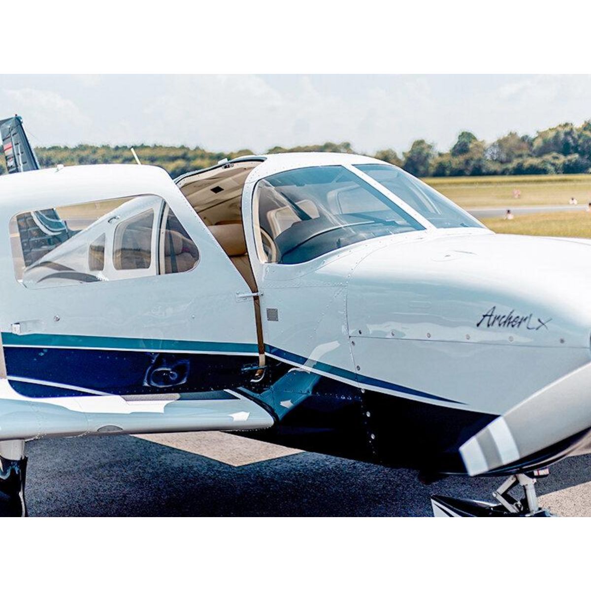 Smartbox Le Mans et ses alentours vus du ciel : survol d'1h pour 2 personnes - Coffret Cadeau Sport & Aventure