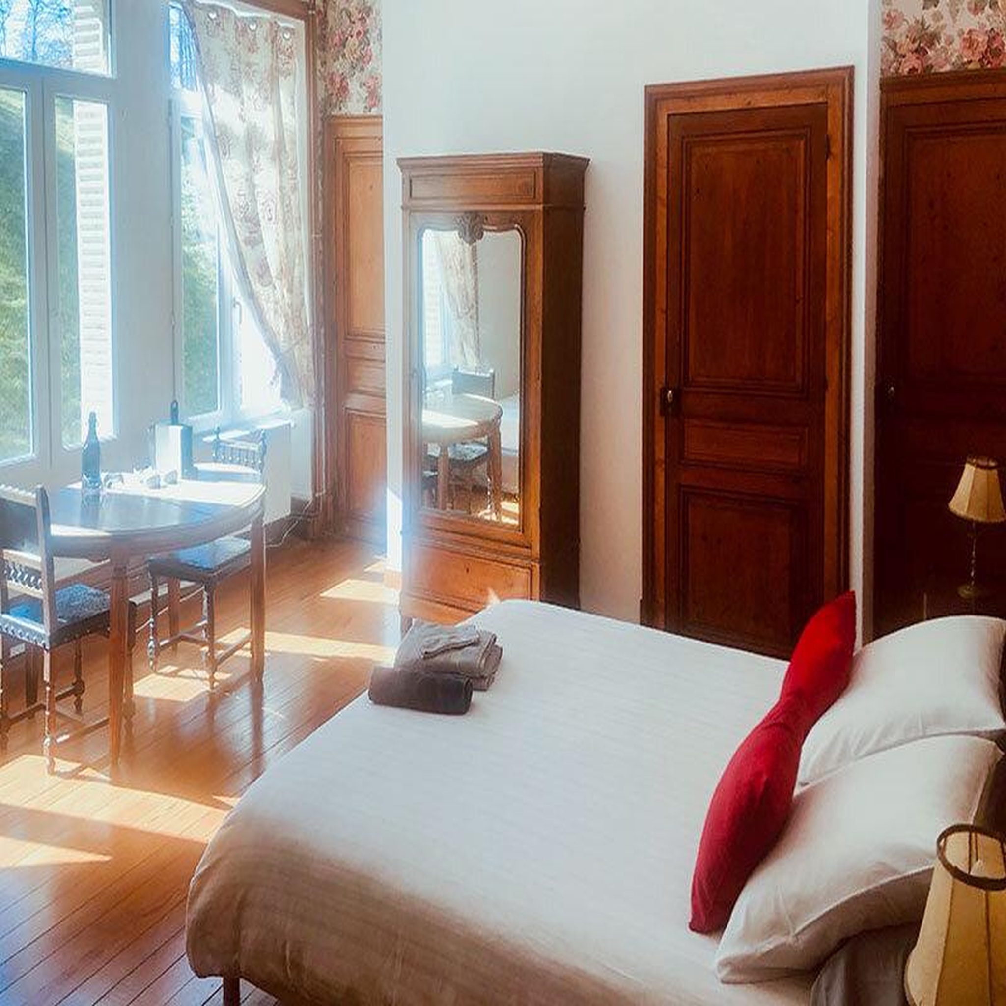 Voir la diapositive 3 : Smartbox Escapade de charme : 3 jours en château près de lyon - coffret cadeau séjour