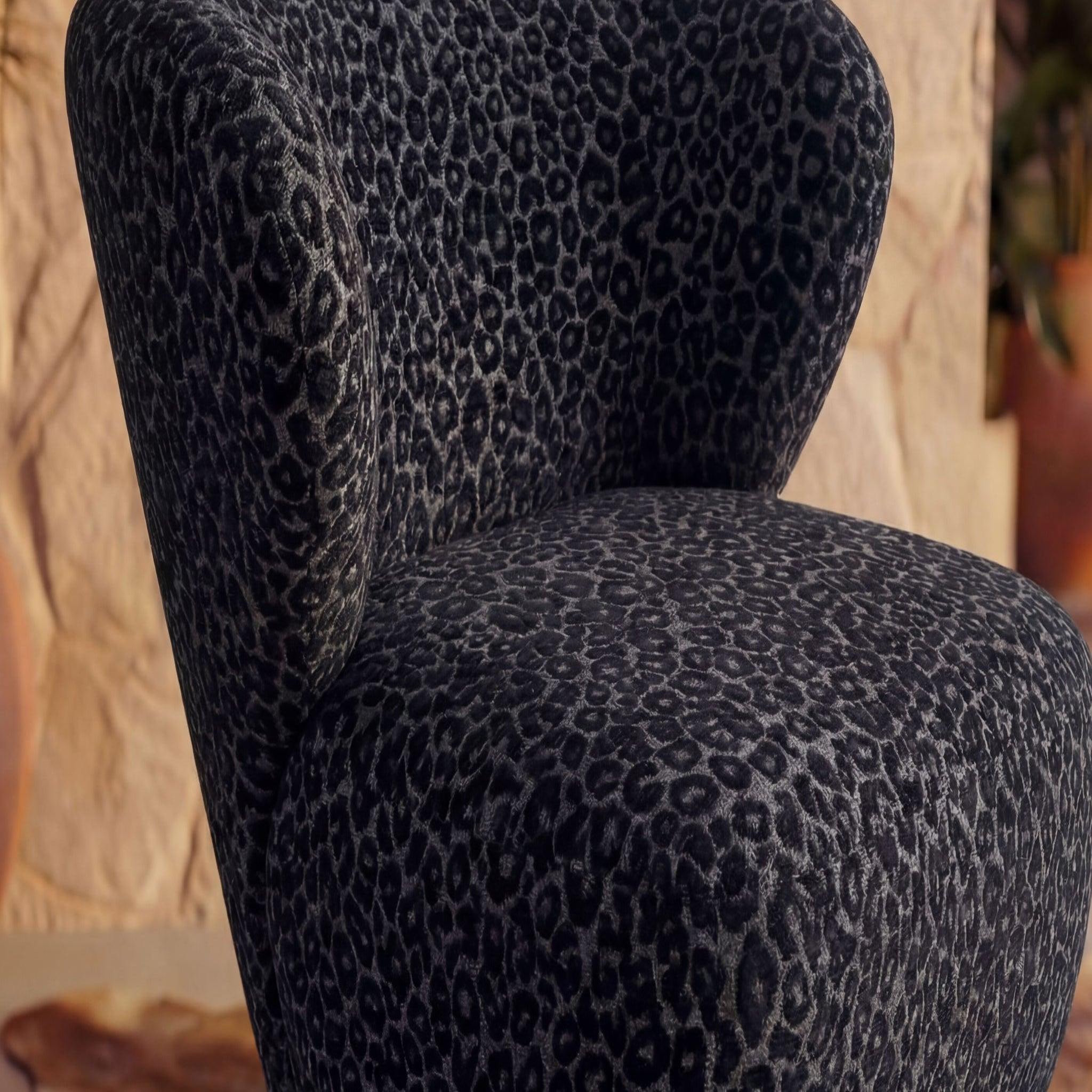 Voir la diapositive 6 : CASANOVA PARIS Capri - fauteuil tissu imprimé animalier