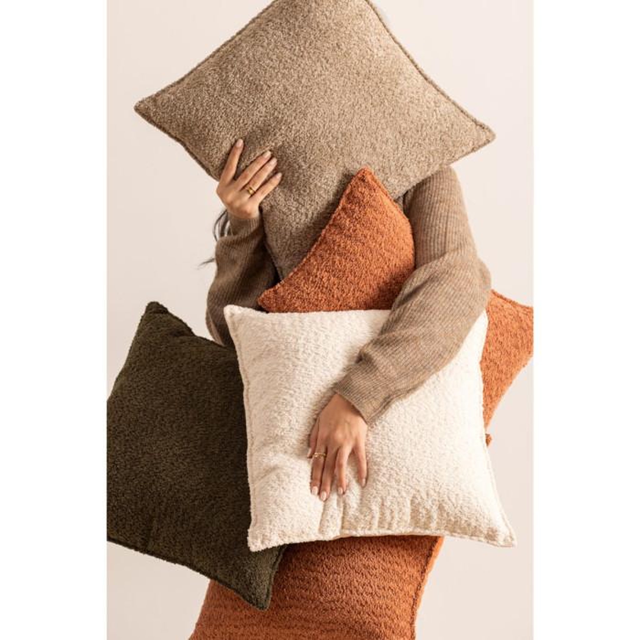 Voir la diapositive 6 : ATMOSPHERA Coussin déco bouclette  soana  30x50cm ivoire