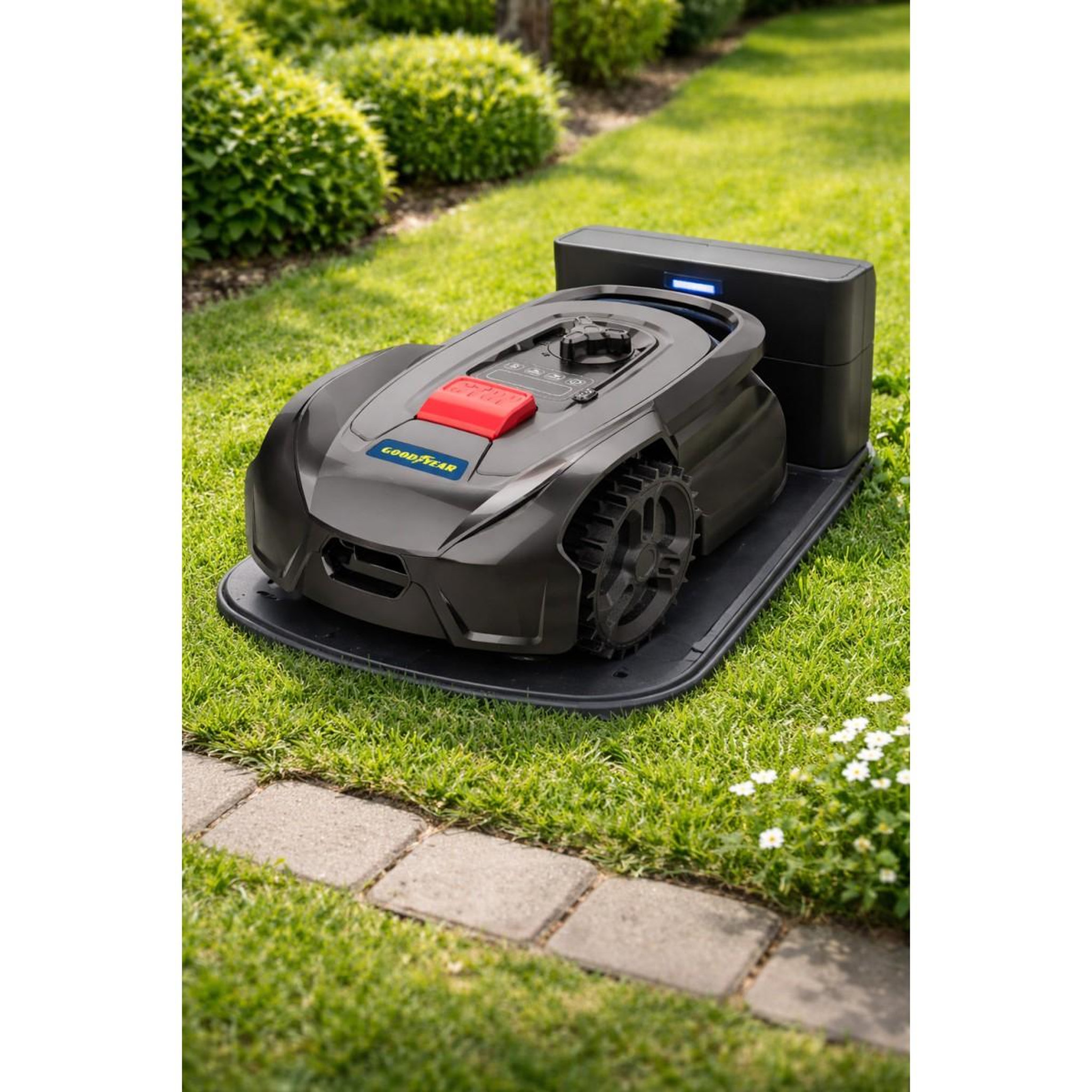Voir la diapositive 6 : GOODYEAR Robot tondeuse sans fil 500m2 installation facile 3 lames mulching coupe ø18cm 45% retour à la base autonome goodyear