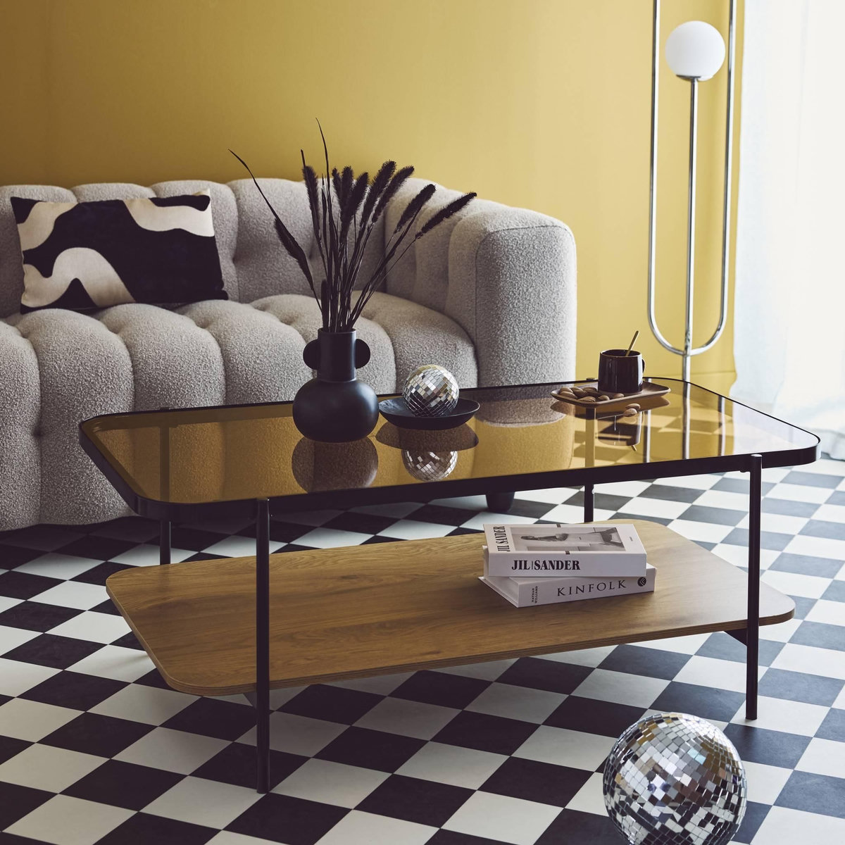 SWEEEK Table basse vintage en métal noir avec 2 plateaux (verre et décor bois). bords arrondis