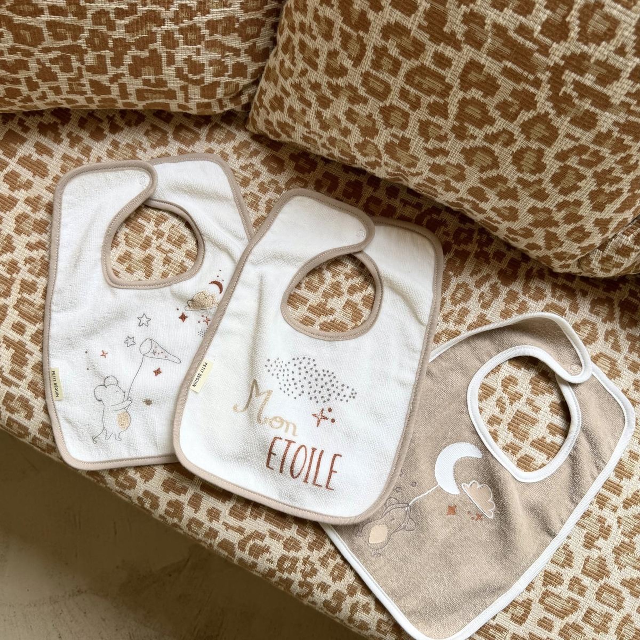 Voir la diapositive 6 : Petit Béguin Lot de 3 bavoirs bébé eliah