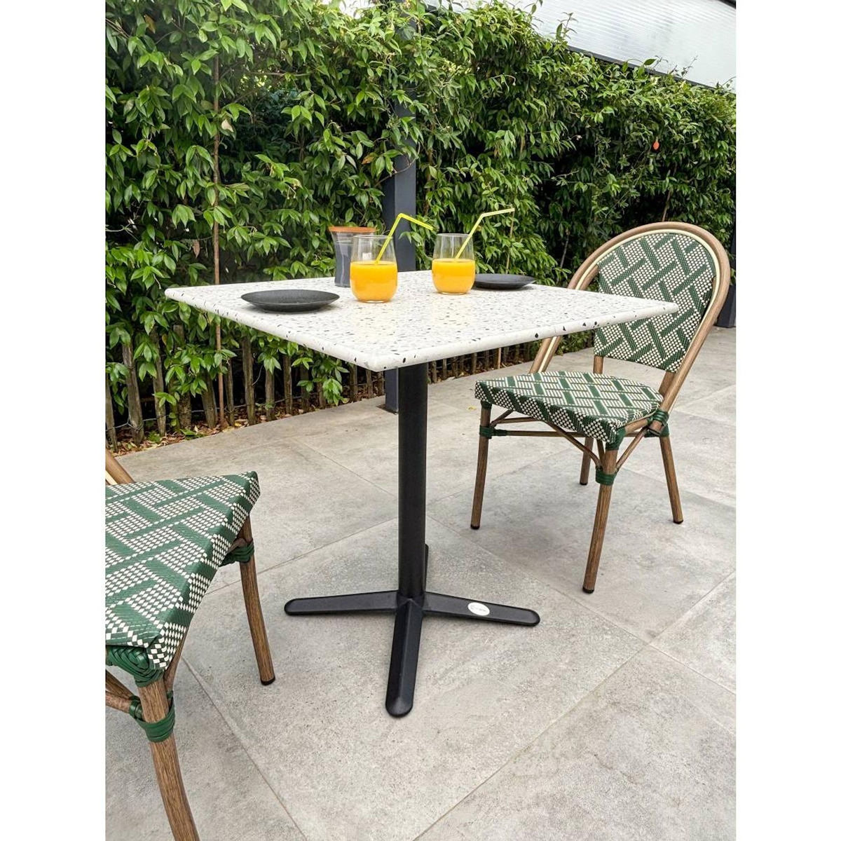 Paris Prix Ensemble Table de Jardin en Terrazzo & 2 Chaises  Bistro  70cm Vert