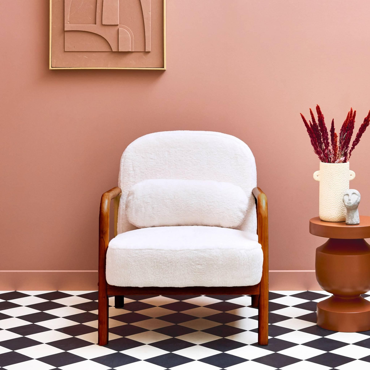 SWEEEK Fauteuil scandinave bois d'hévéa teinté noyer clair et tissu fausse fourrure