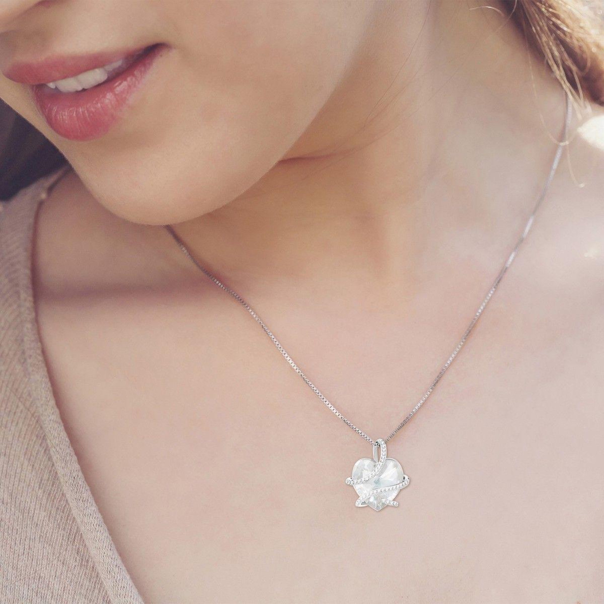 Voir la diapositive 2 : SC CRYSTAL Collier coeur SC Crystal orné de Cristaux scintillants