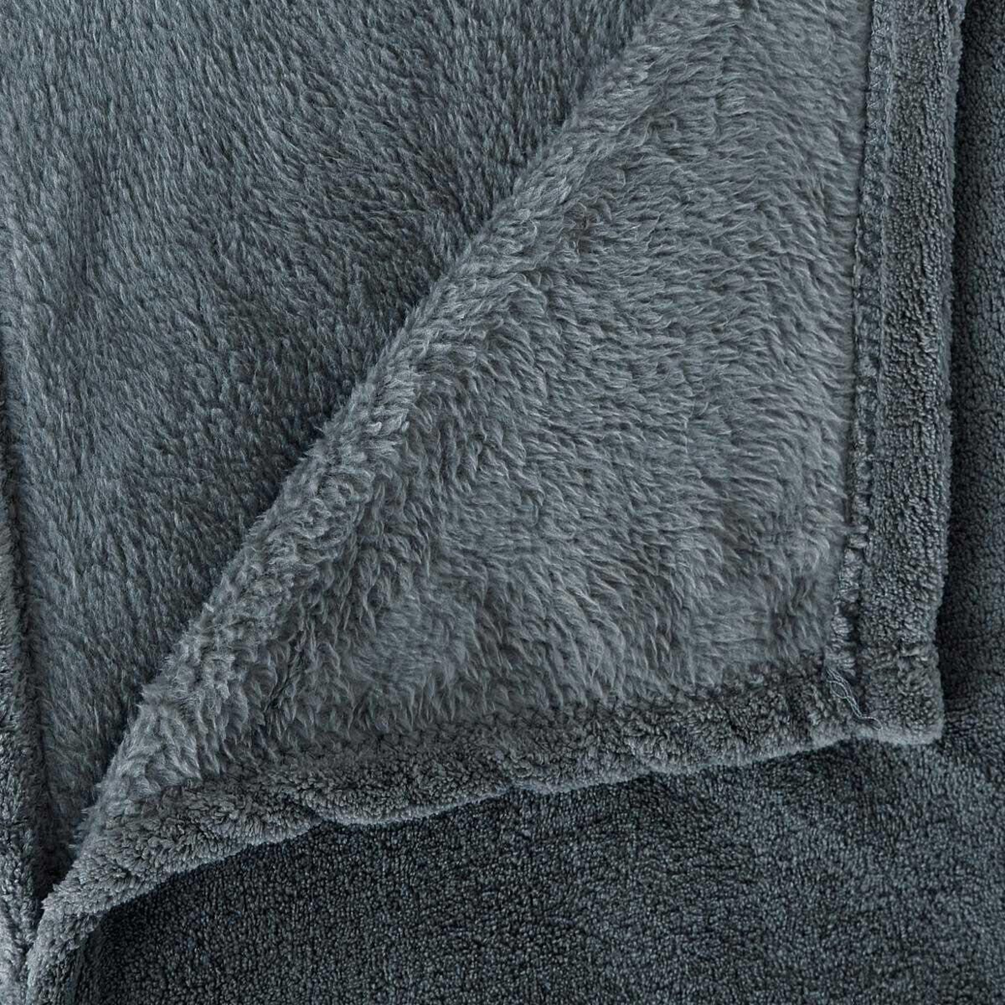 Voir la diapositive 2 : ATMOSPHERA Plaid polaire  microfibre  125x150cm bleu orage