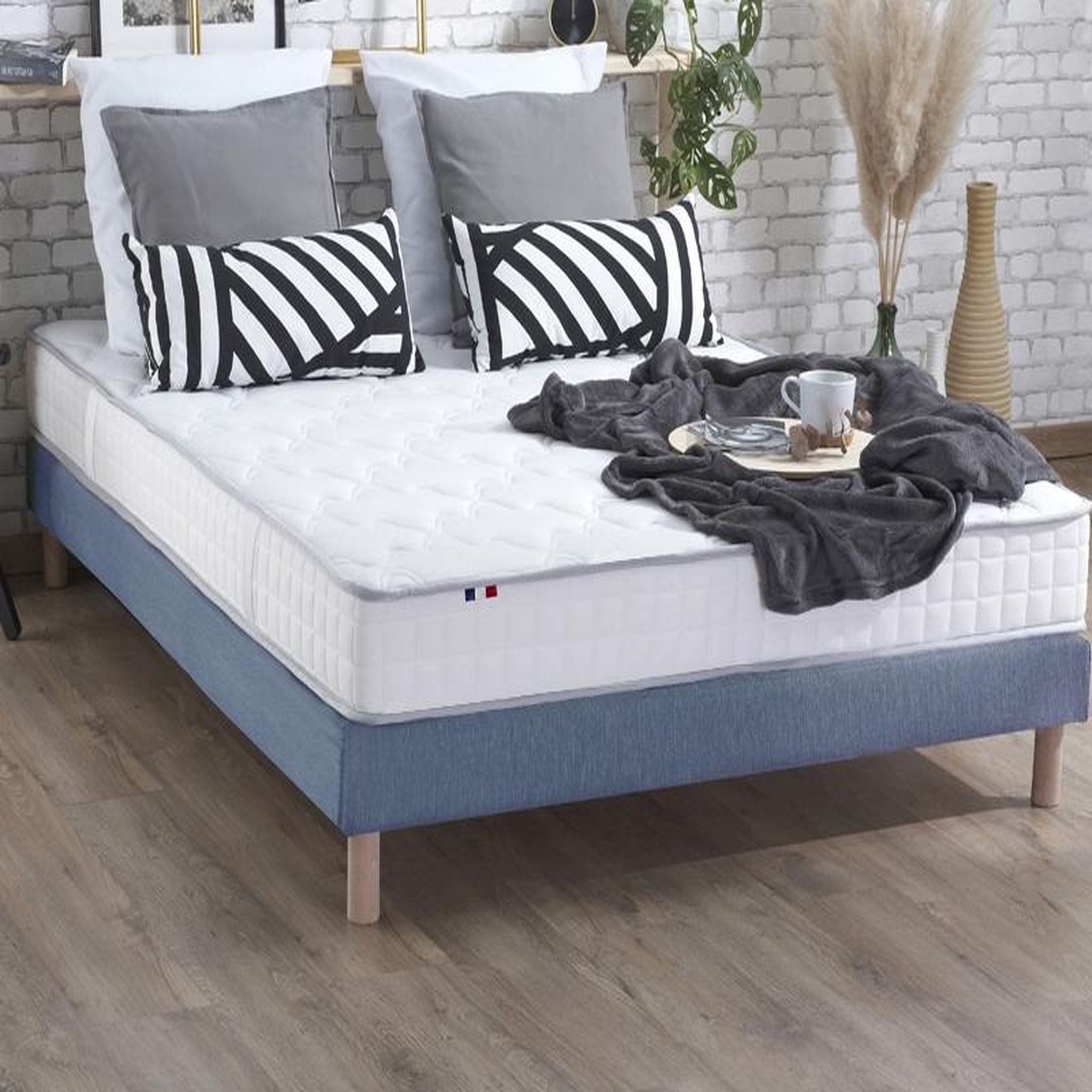 Voir la diapositive 2 : Matelas latex 140x190 cm SAXO