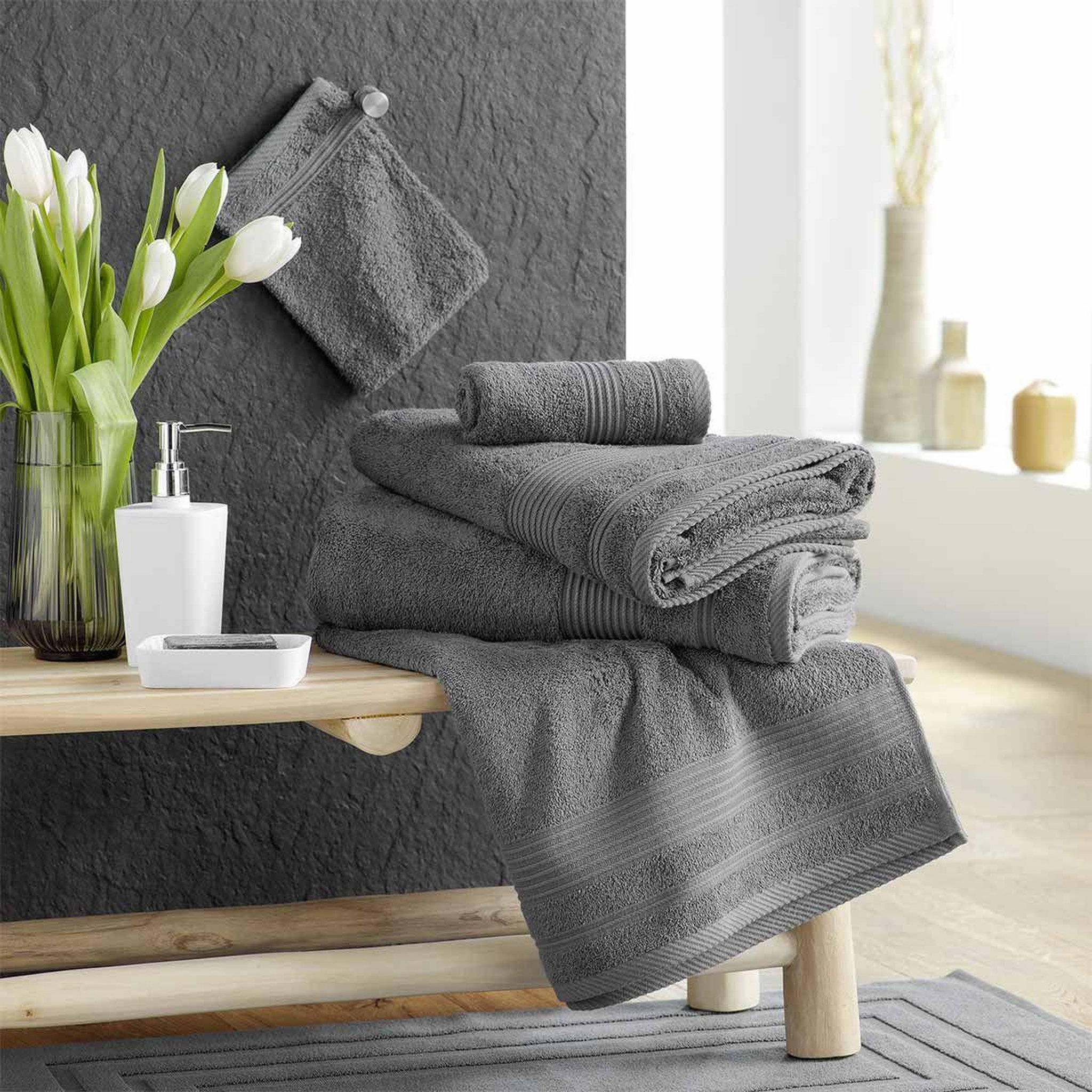 Voir la diapositive 5 : Douceur d'Intérieur Serviette d'invité  tendresse  30x50cm anthracite