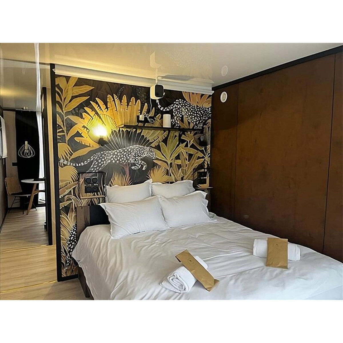 Smartbox 2 jours insolites en maison flottante La Flamel avec baignoire balnéo aux portes de Paris - Coffret Cadeau Séjour