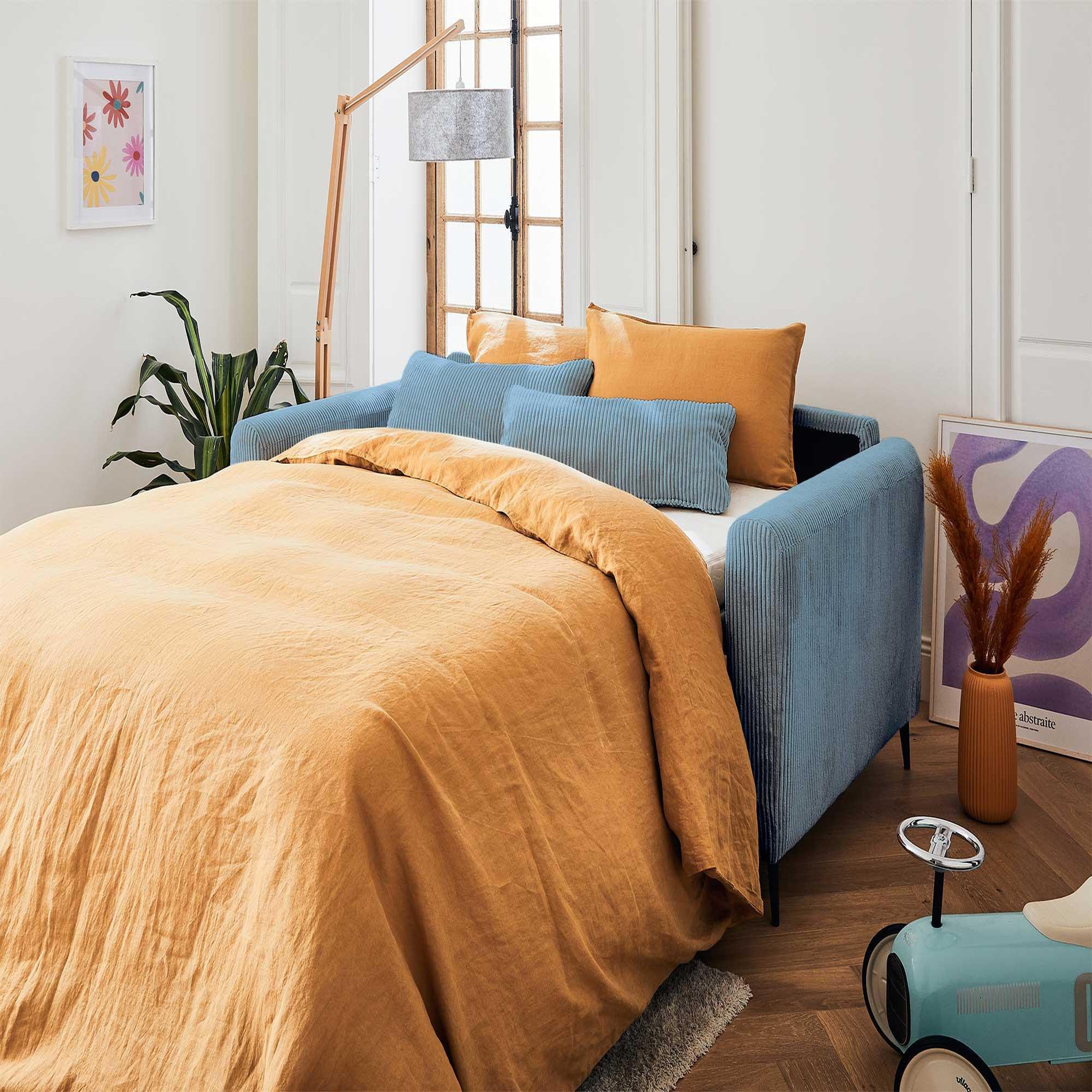 Voir la diapositive 4 : LISA DESIGN Owen - canapé 3 places convertible express couchage quotidien 140 cm matelas 12 cm en velours côtelé
