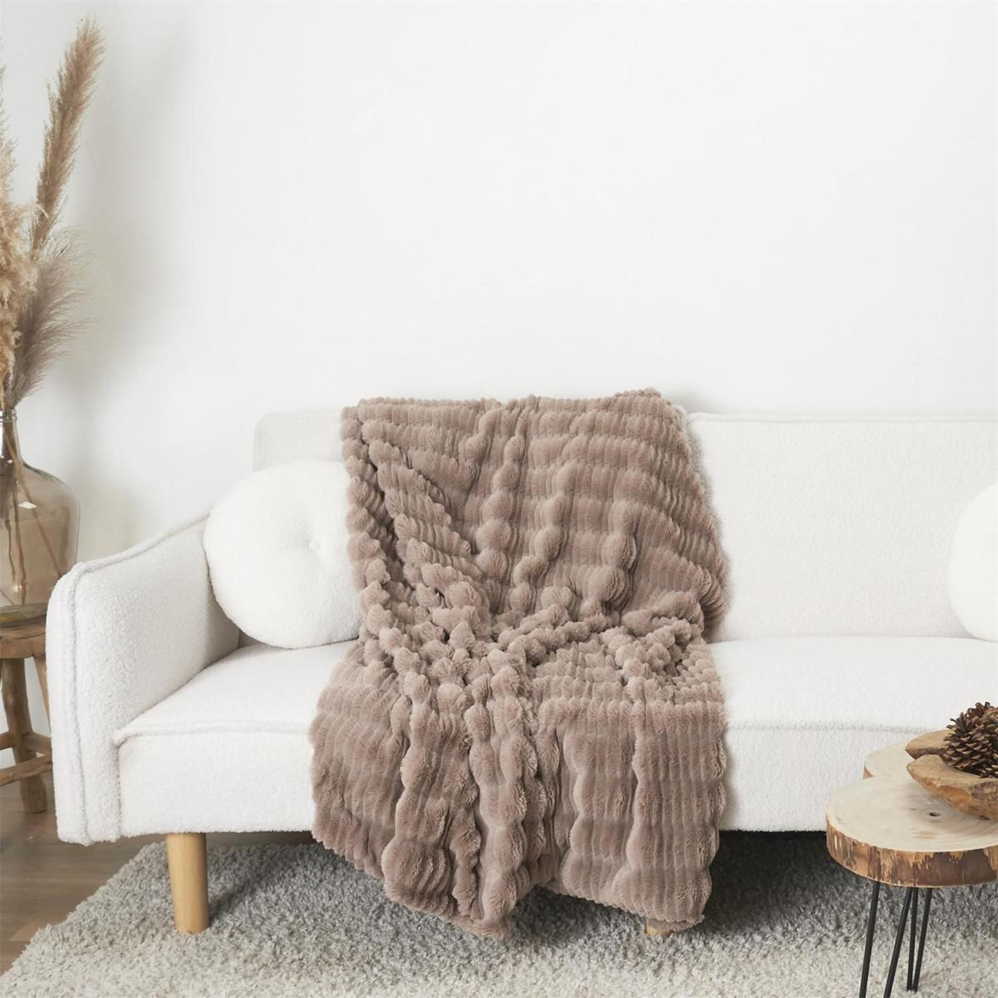 Voir la diapositive 5 : The Home Deco Factory Plaid imitation fourrure  opulence  120x150cm taupe